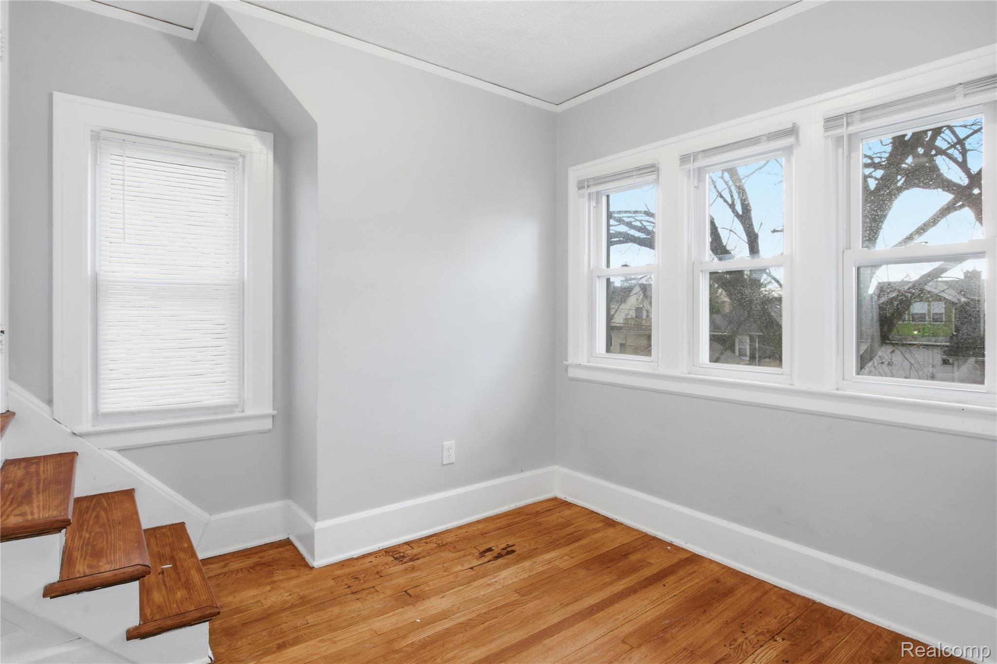 229 Eason Street Property Photo 33