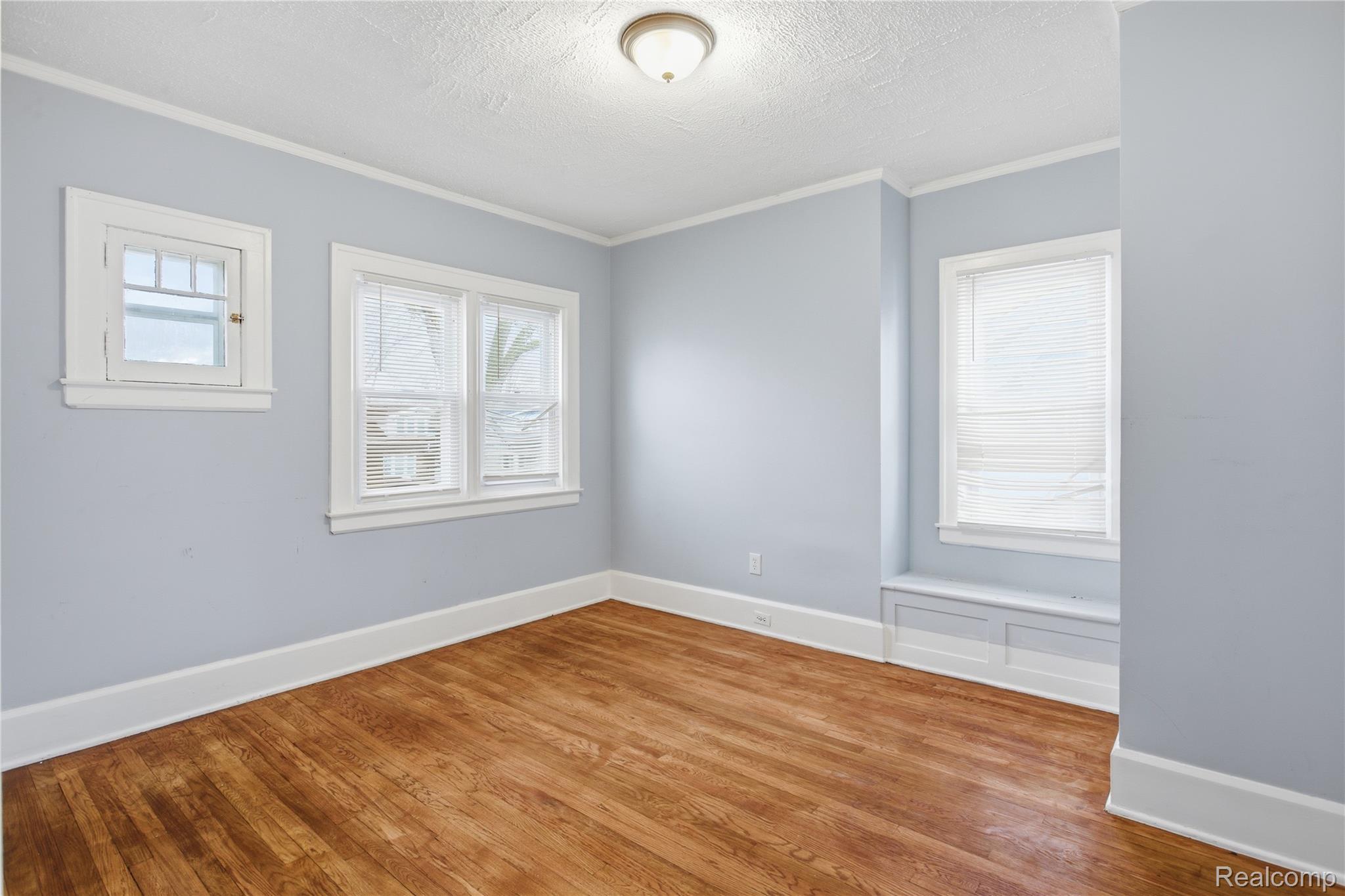229 Eason Street Property Photo 35