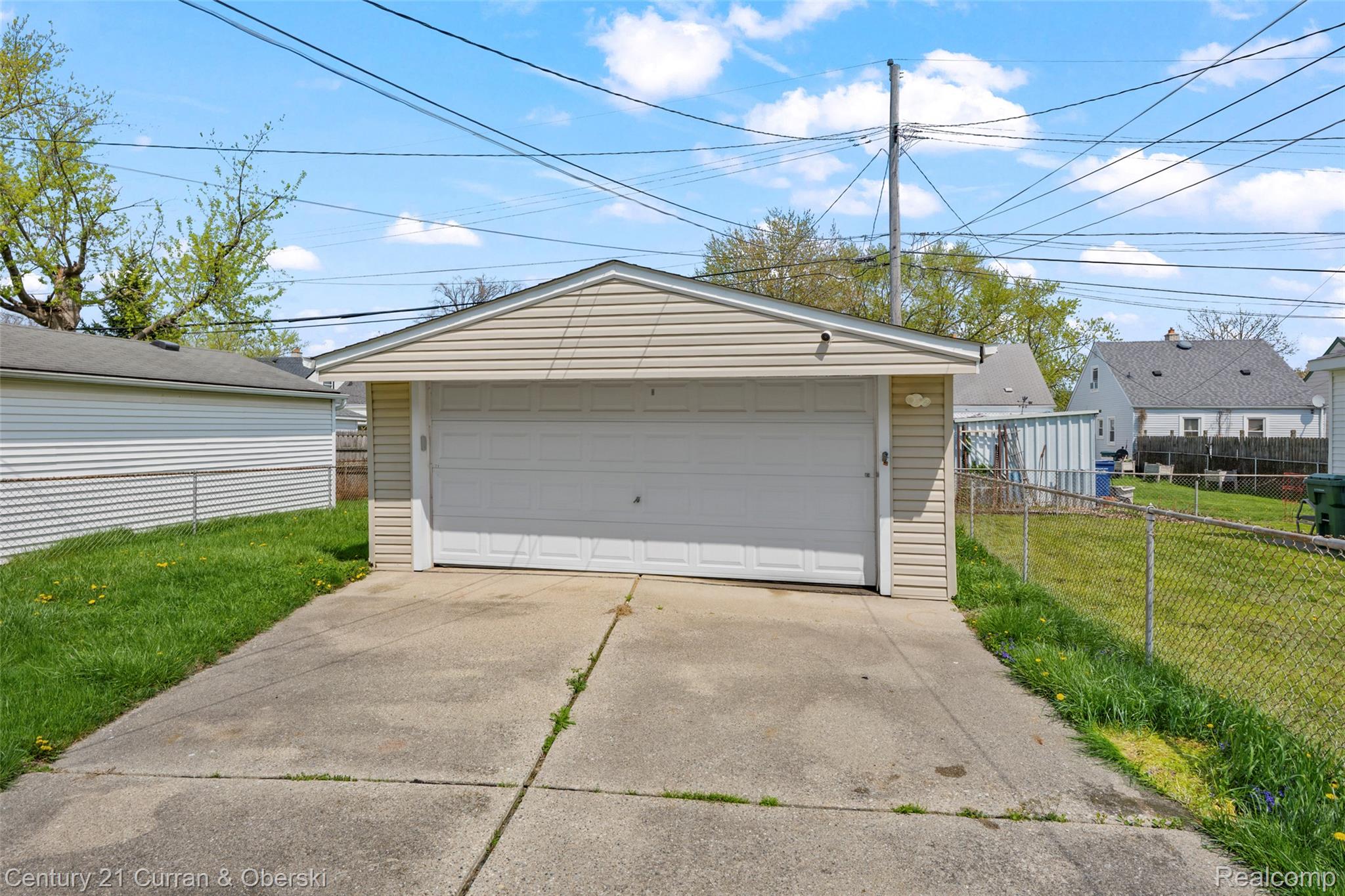 2324 Minnie Street Property Photo 4