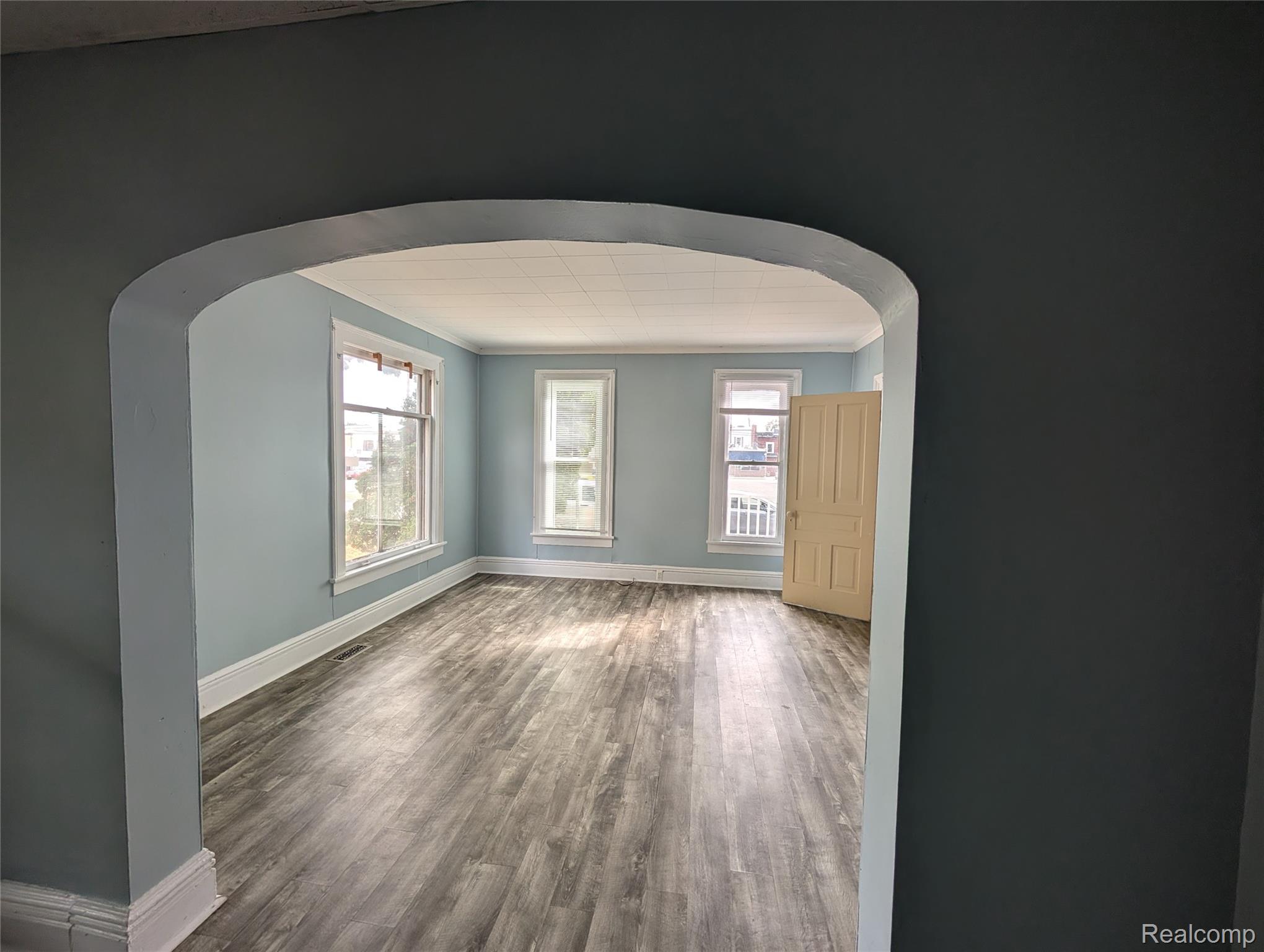 220 W Park Street Property Photo 3