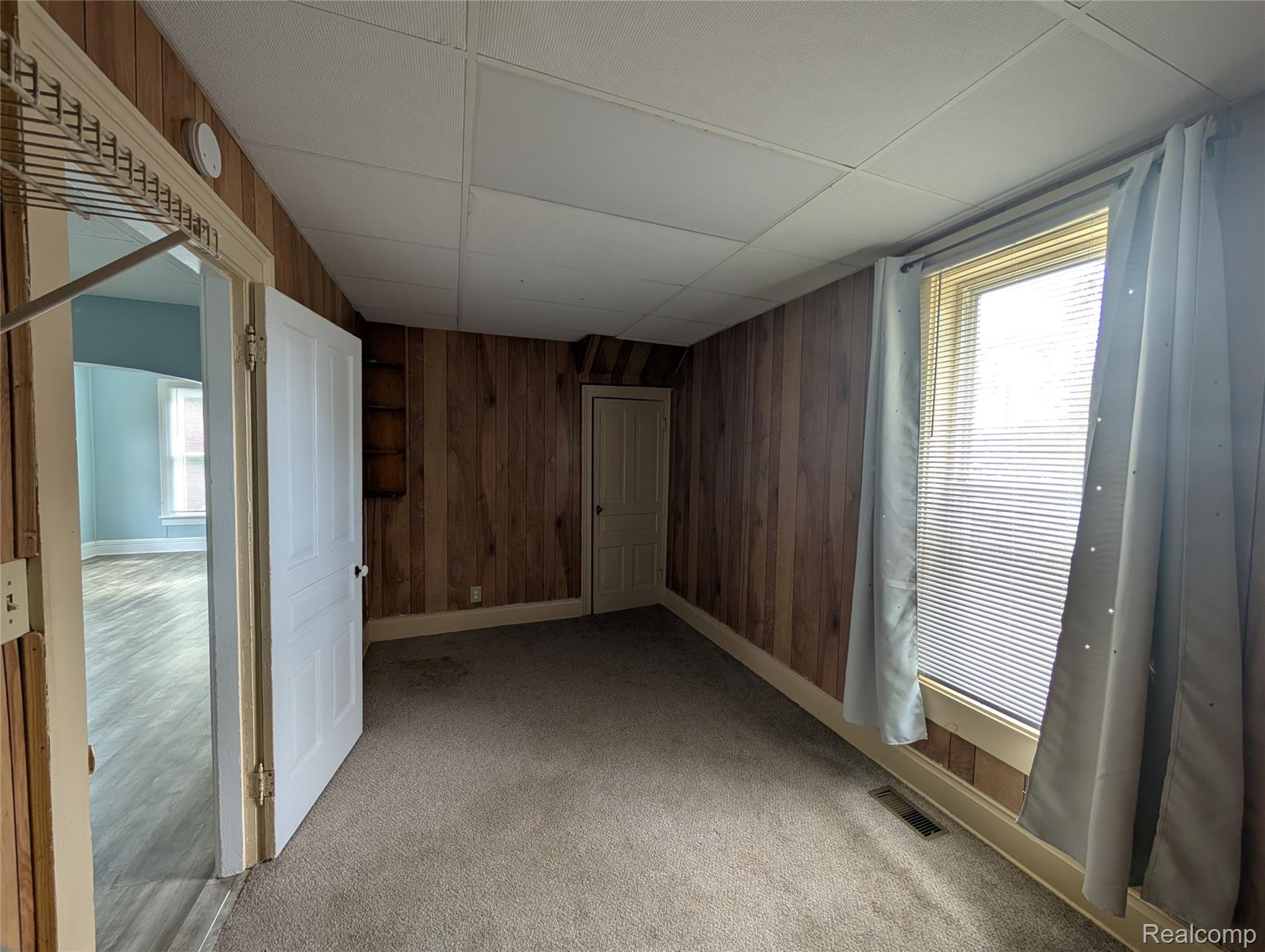 220 W Park Street Property Photo 5