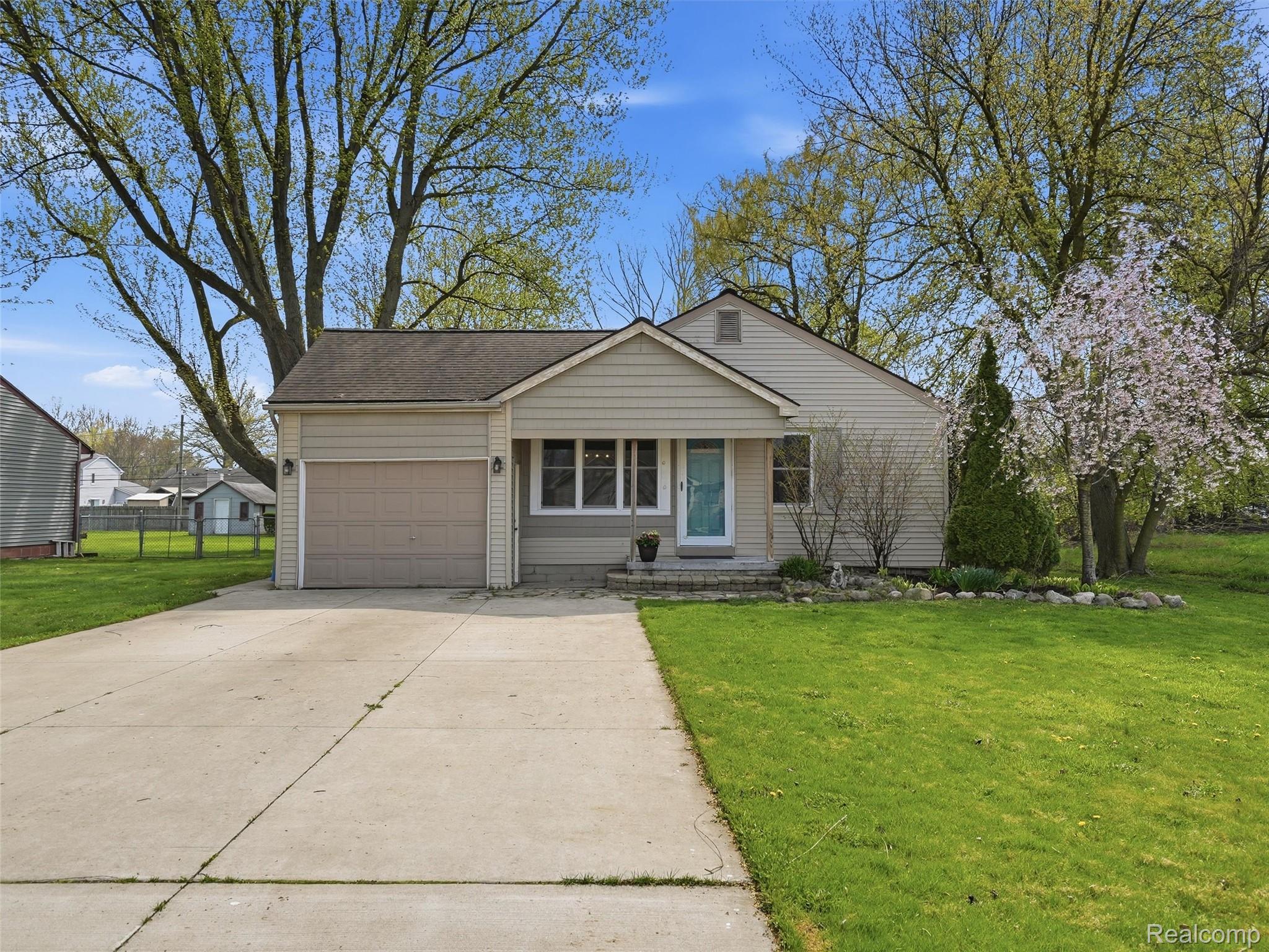 23564 Donaldson Street Property Photo 45