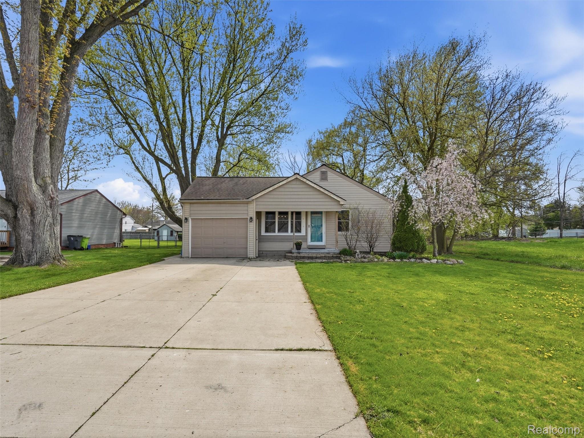 23564 Donaldson Street Property Photo 46
