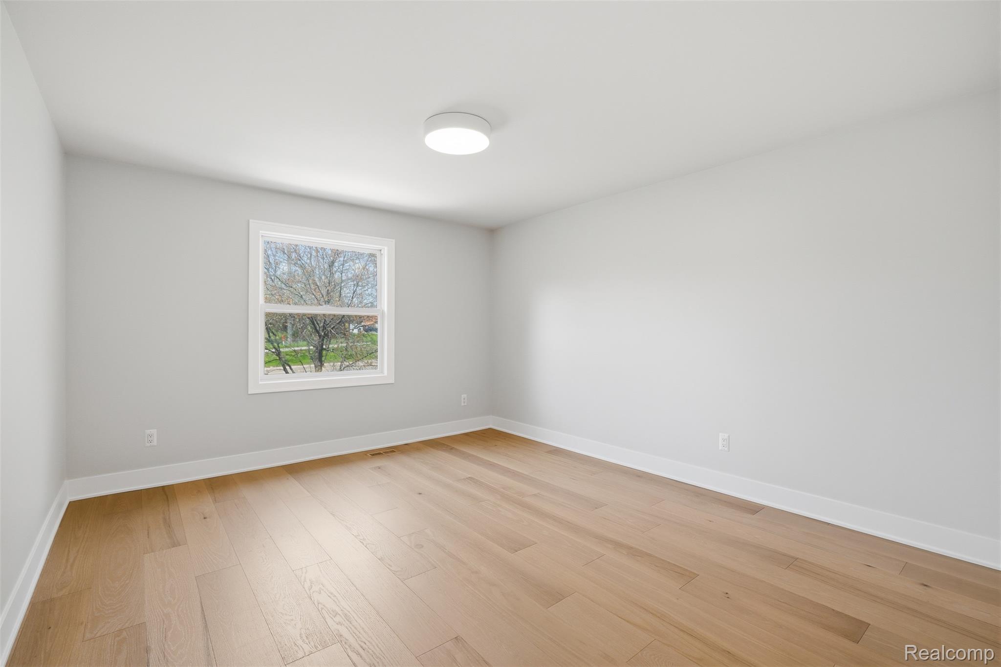 1906 Independence Court Property Photo 30