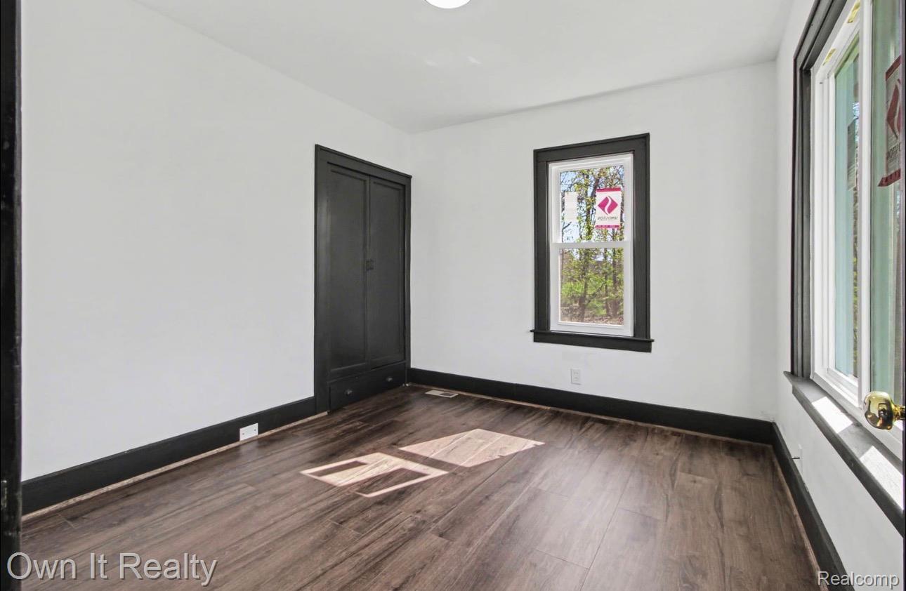 6023 Wayne Road Property Photo 10