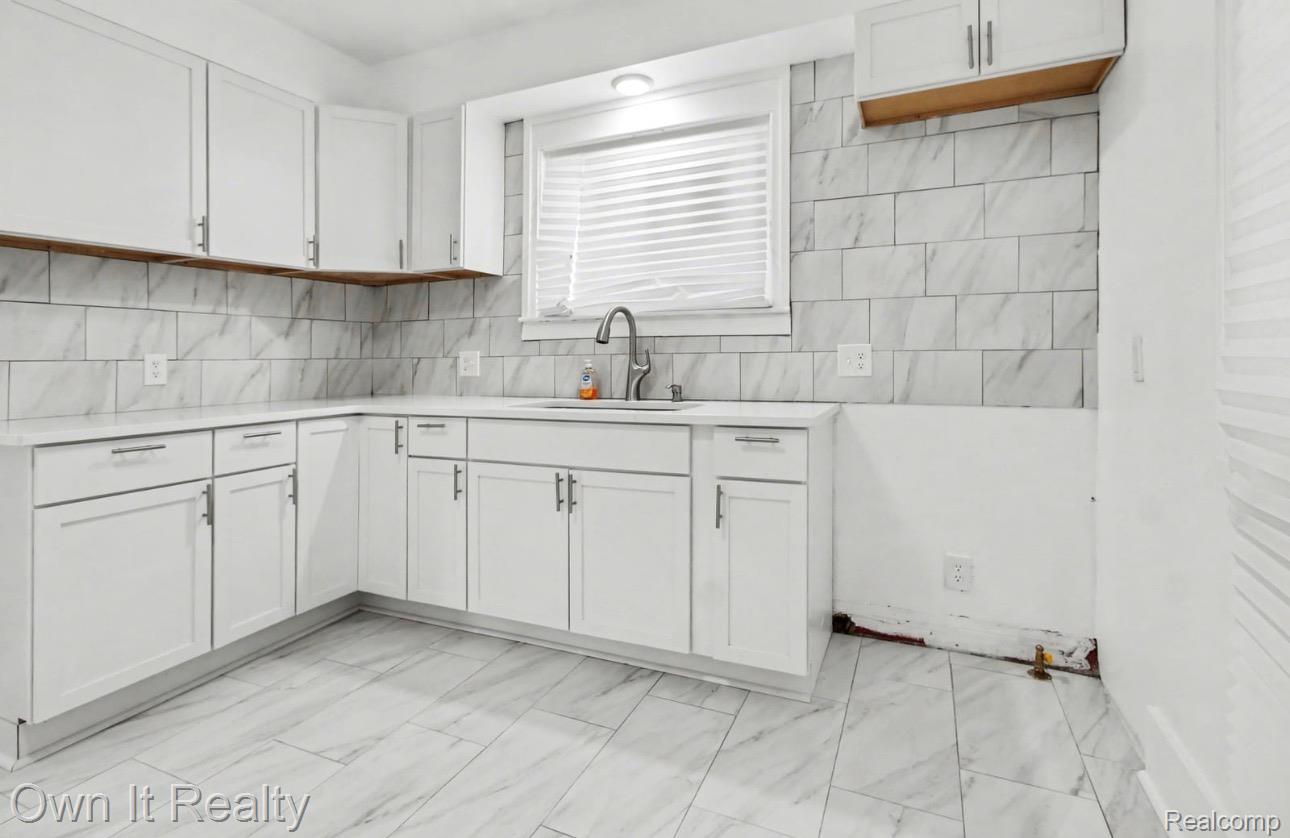 6023 Wayne Road Property Photo 14