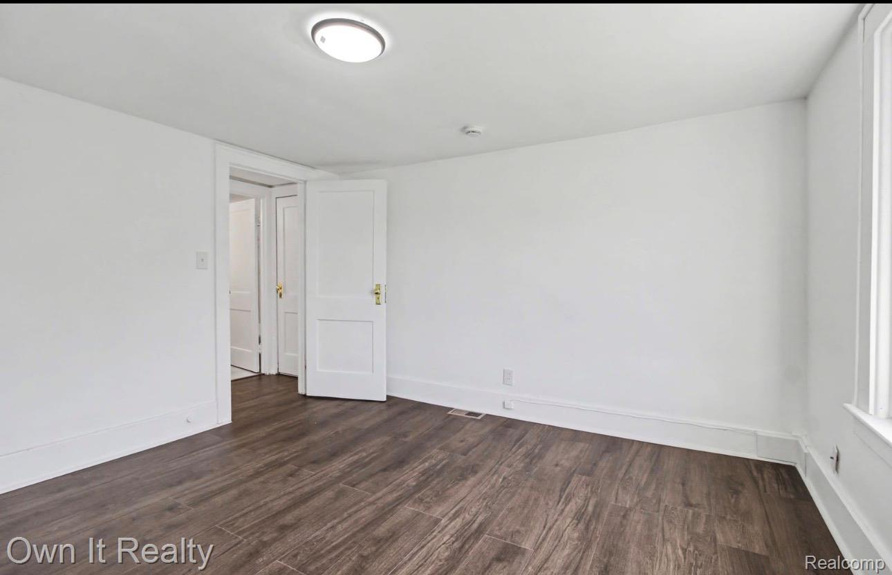6023 Wayne Road Property Photo 18