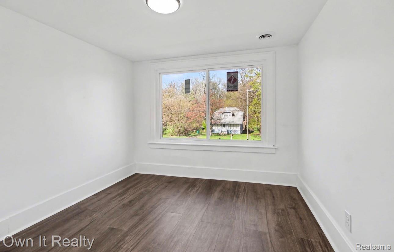 6023 Wayne Road Property Photo 19