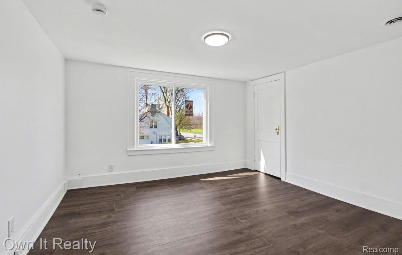 6023 Wayne Road Property Photo 20