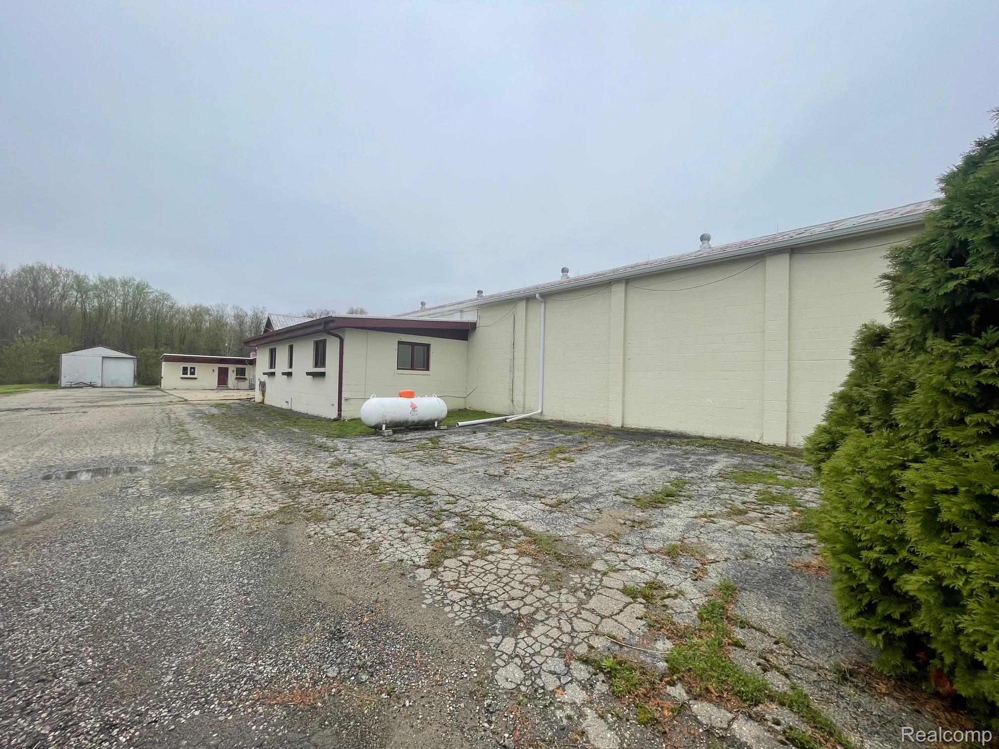 8261 Fenton Road Property Photo 4
