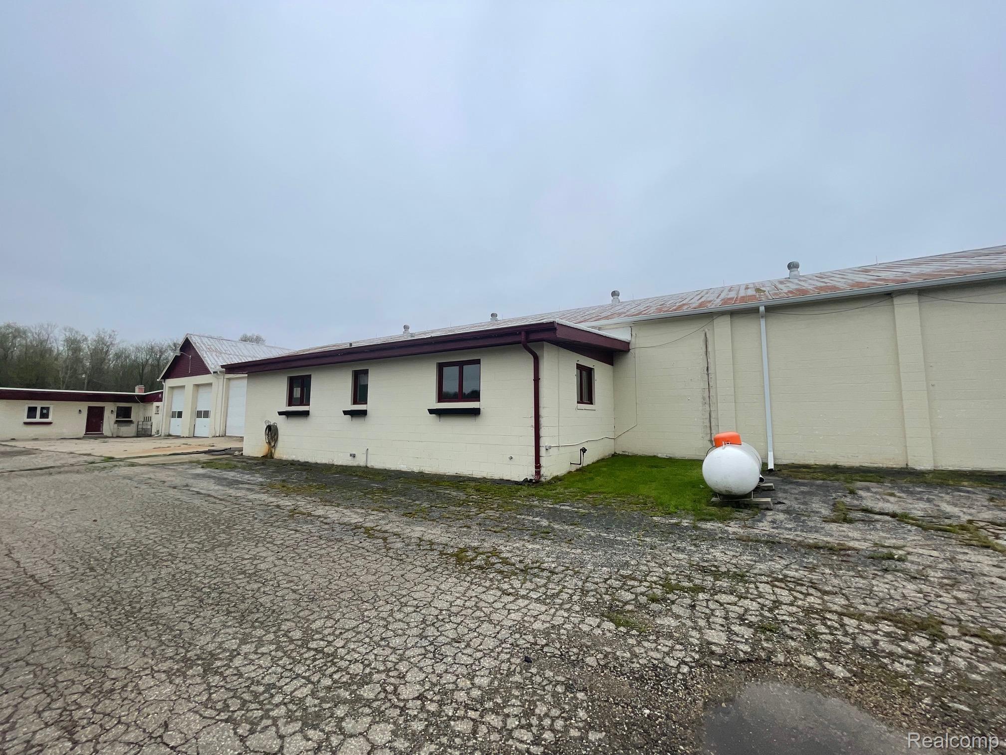 8261 Fenton Road Property Photo 5