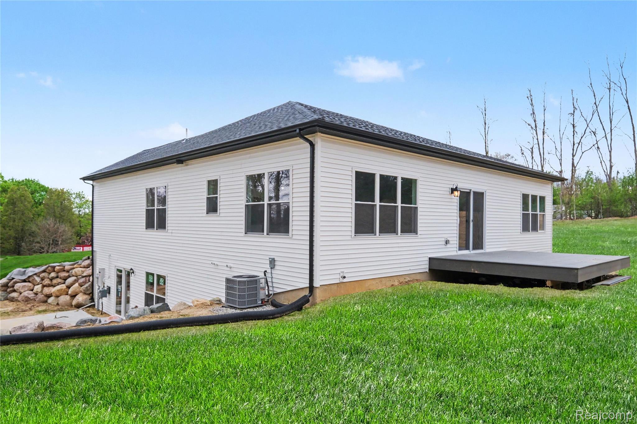 17311 Timber Creek Property Photo 3