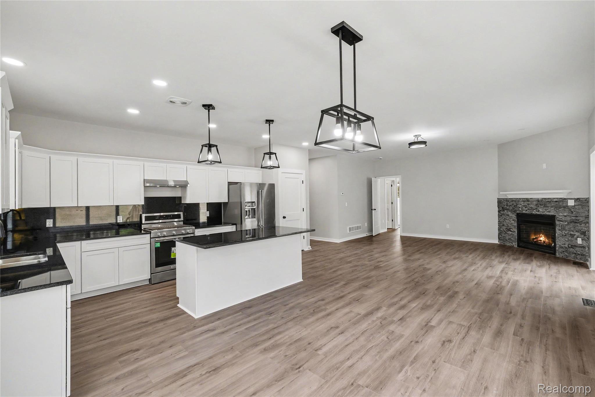 17311 Timber Creek Property Photo 4