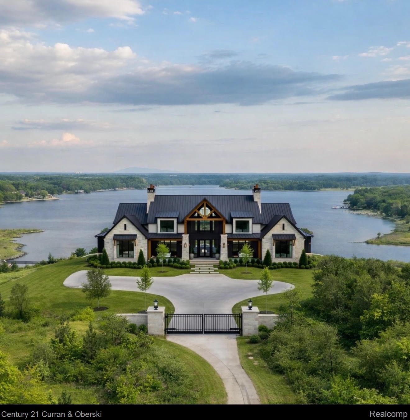 120 BLOOMFIELD BLVD Property Photo 1