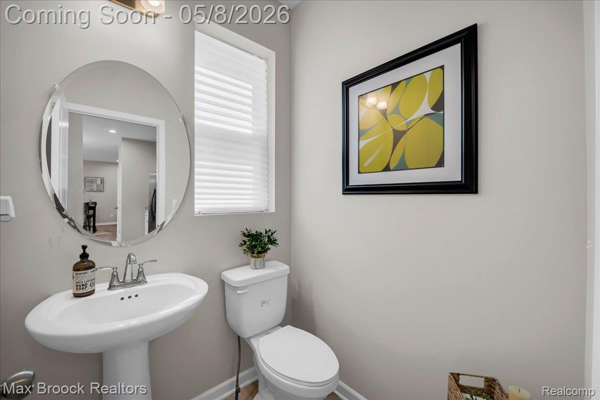 240 W Wilson Property Photo 25