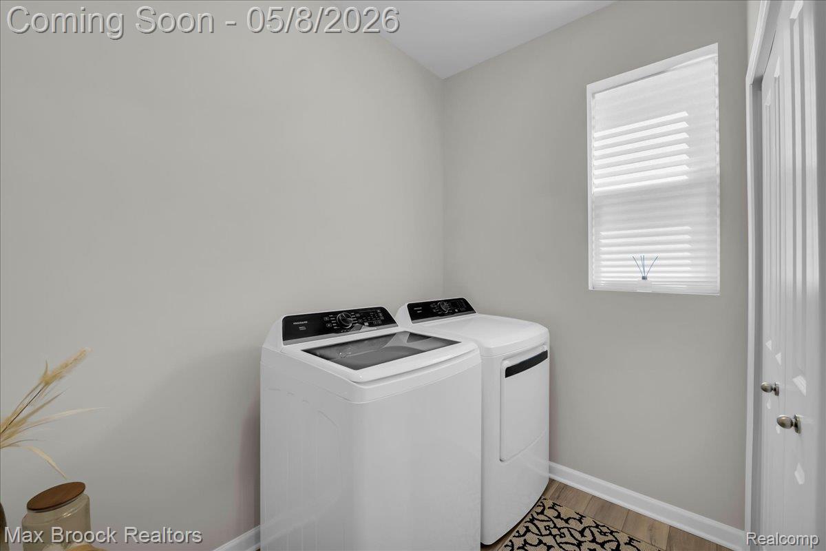 240 W Wilson Property Photo 26