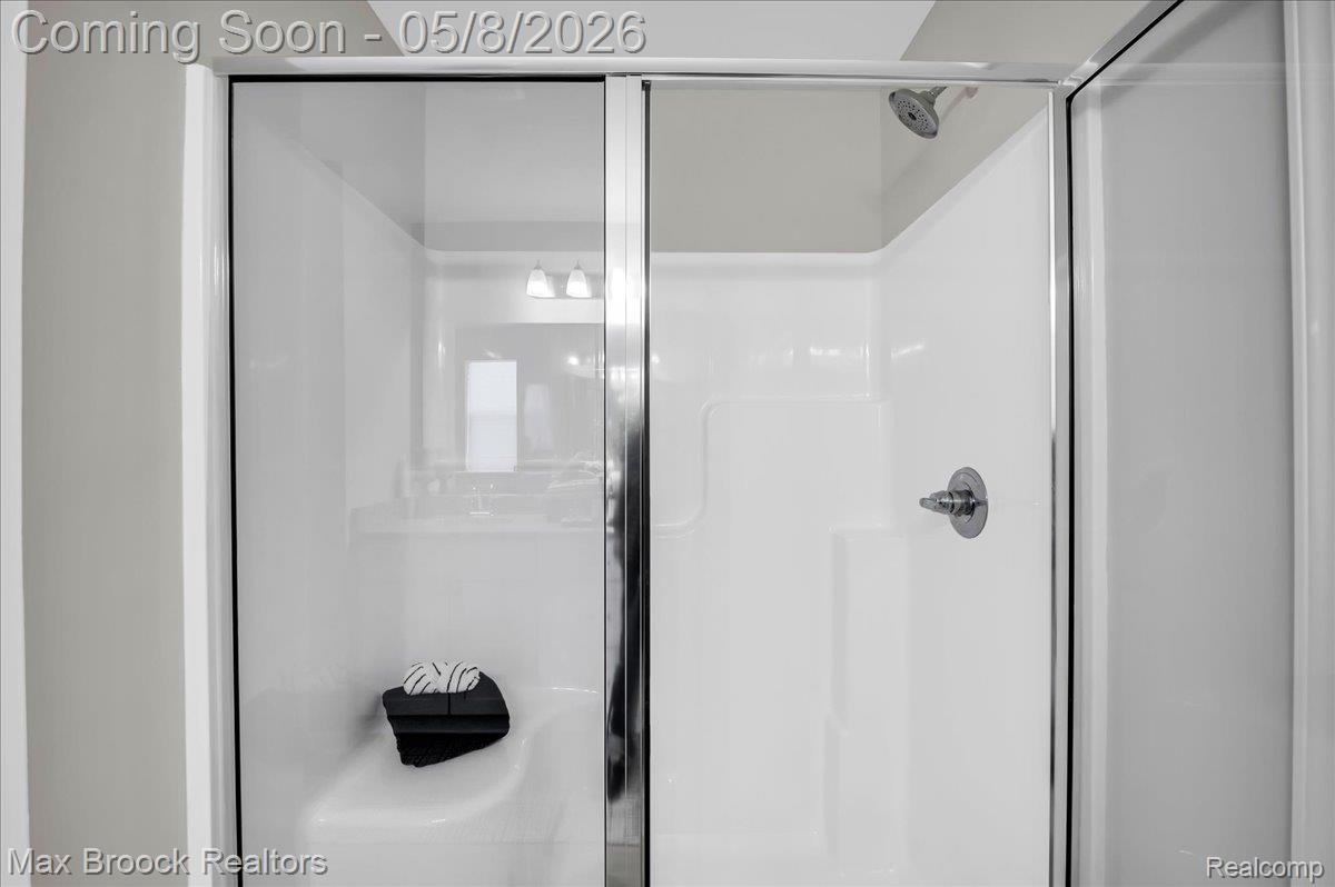240 W Wilson Property Photo 32