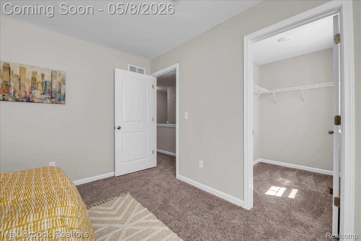 240 W Wilson Property Photo 38