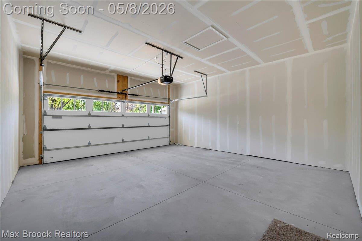 240 W Wilson Property Photo 43