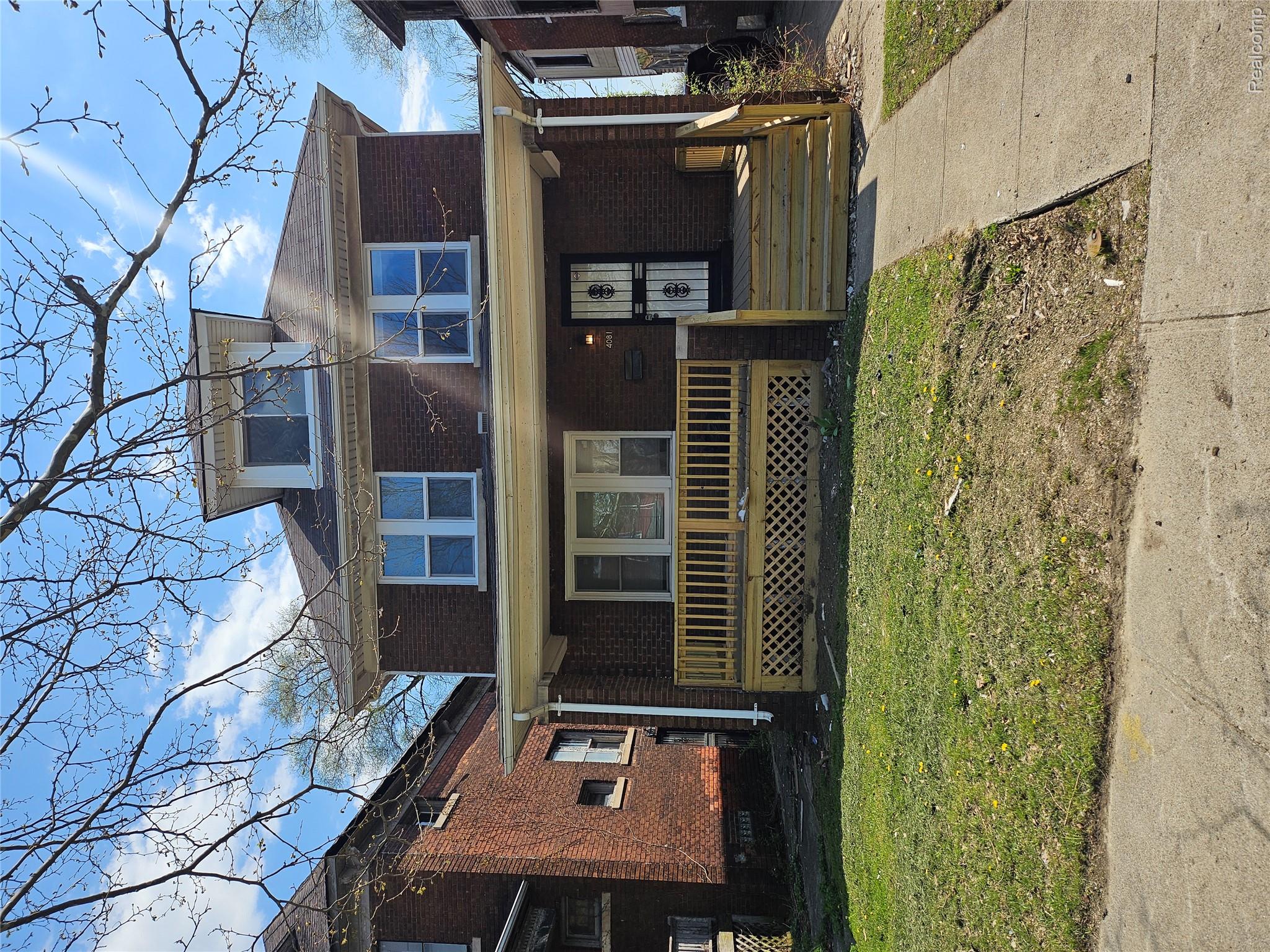 4081 Montgomery Street Property Photo 1