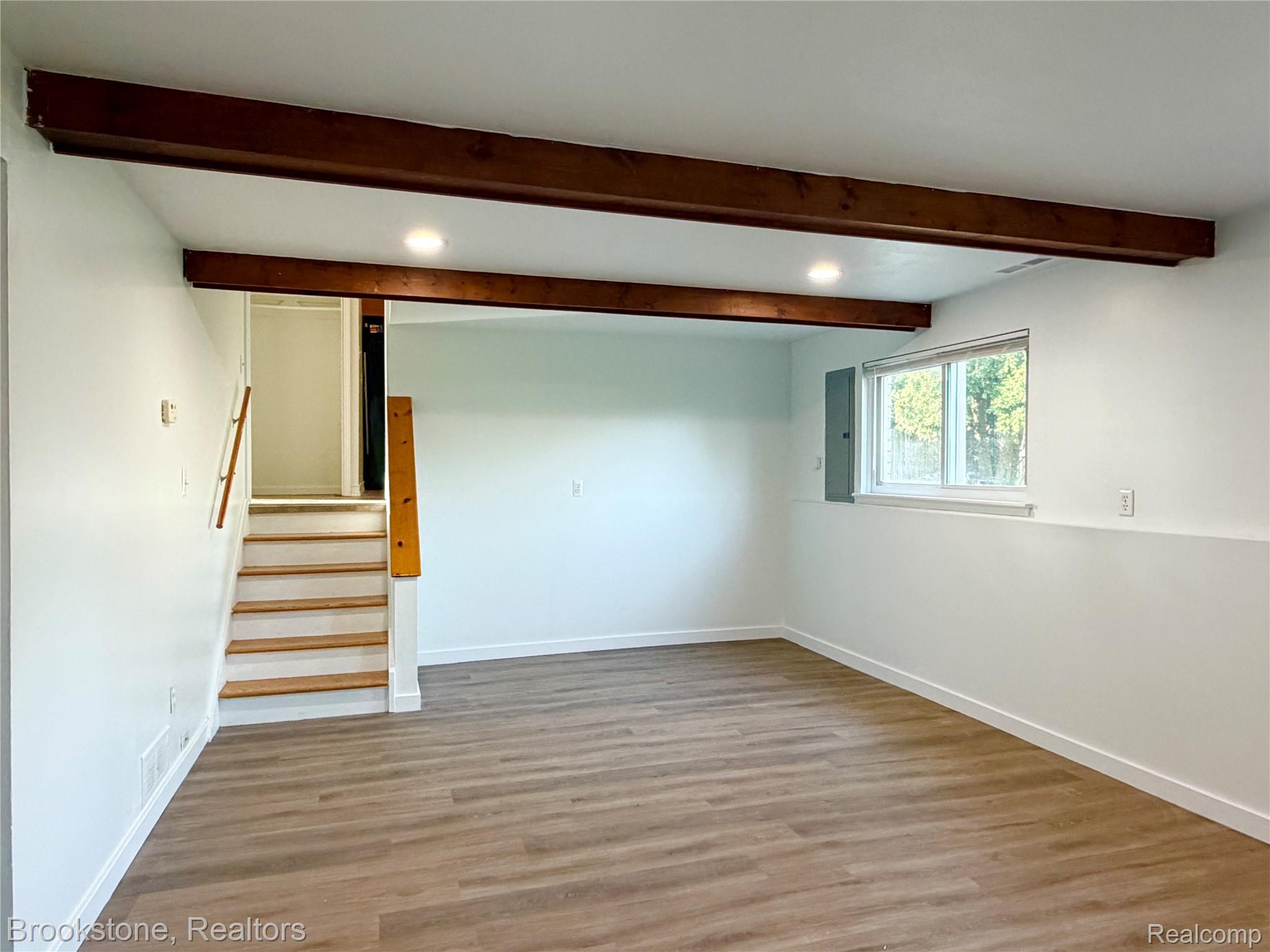 8912 Ardel Drive Property Photo 14