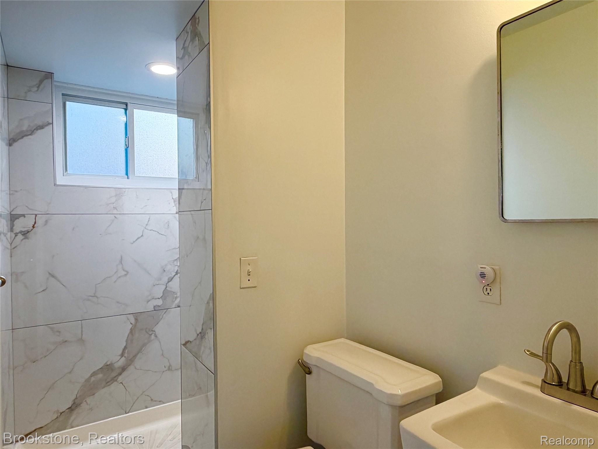 8912 Ardel Drive Property Photo 20