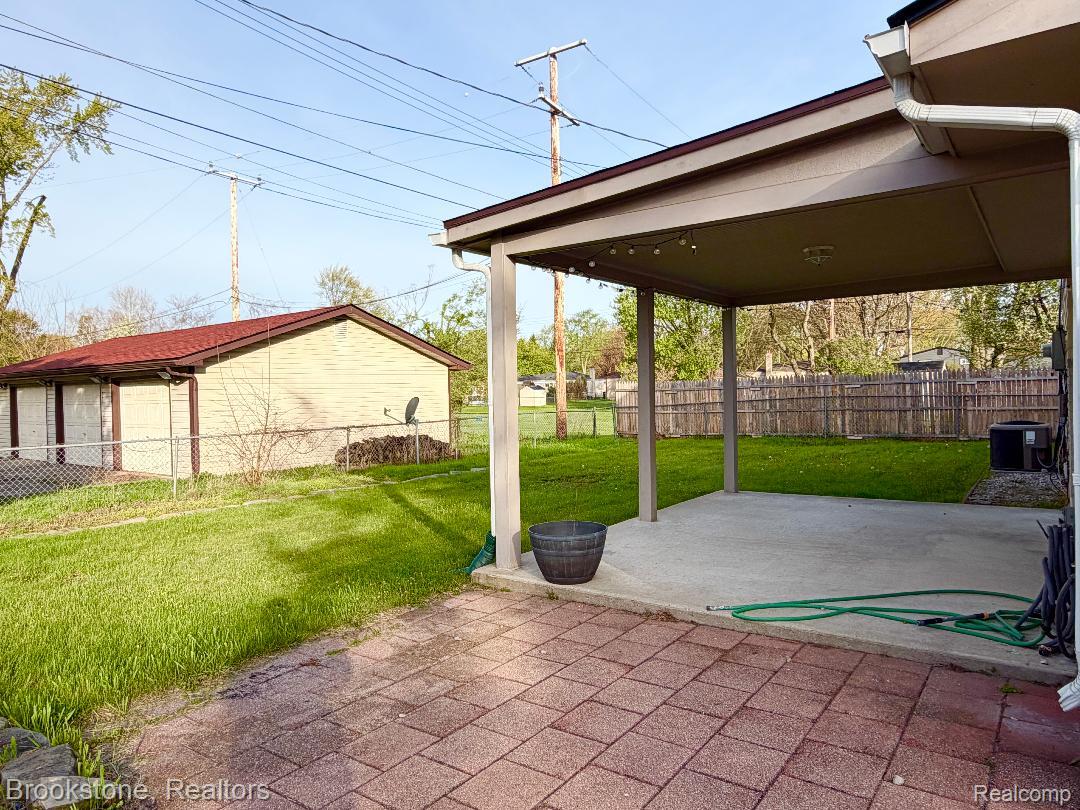 8912 Ardel Drive Property Photo 23