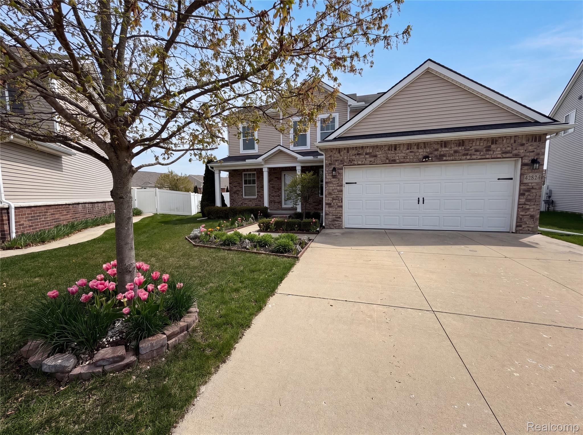 42824 Greystone Drive Property Photo 1