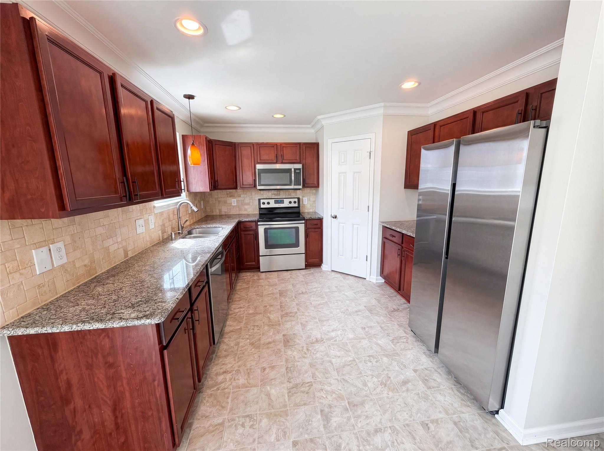 42824 Greystone Drive Property Photo 2