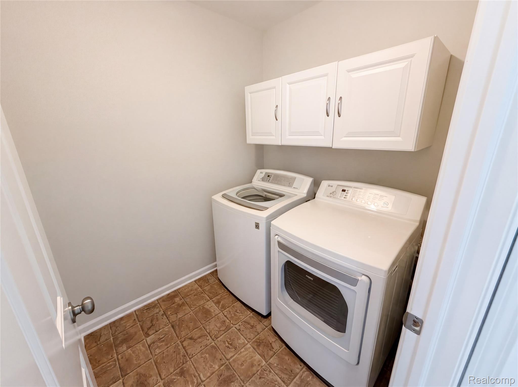 42824 Greystone Drive Property Photo 28