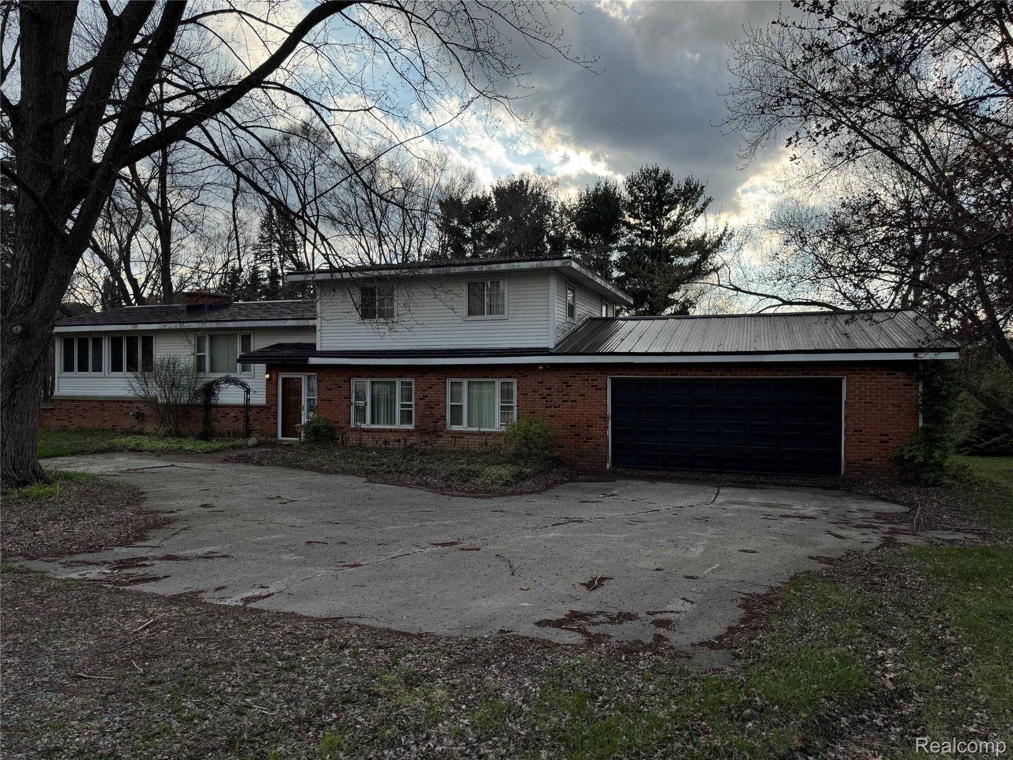 226 S Burkhart Road Property Photo 1