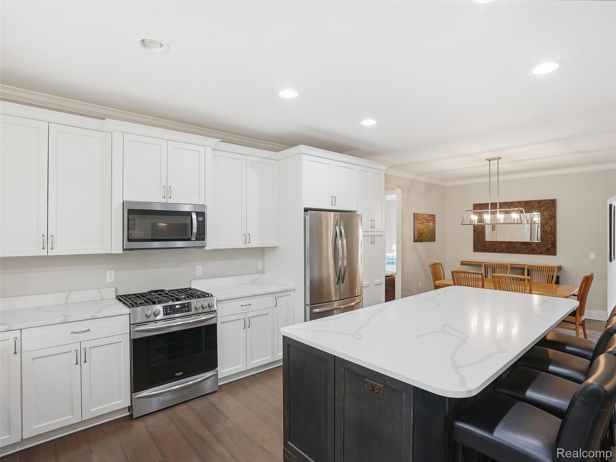 3513 Pointe Shore Drive Property Photo 4