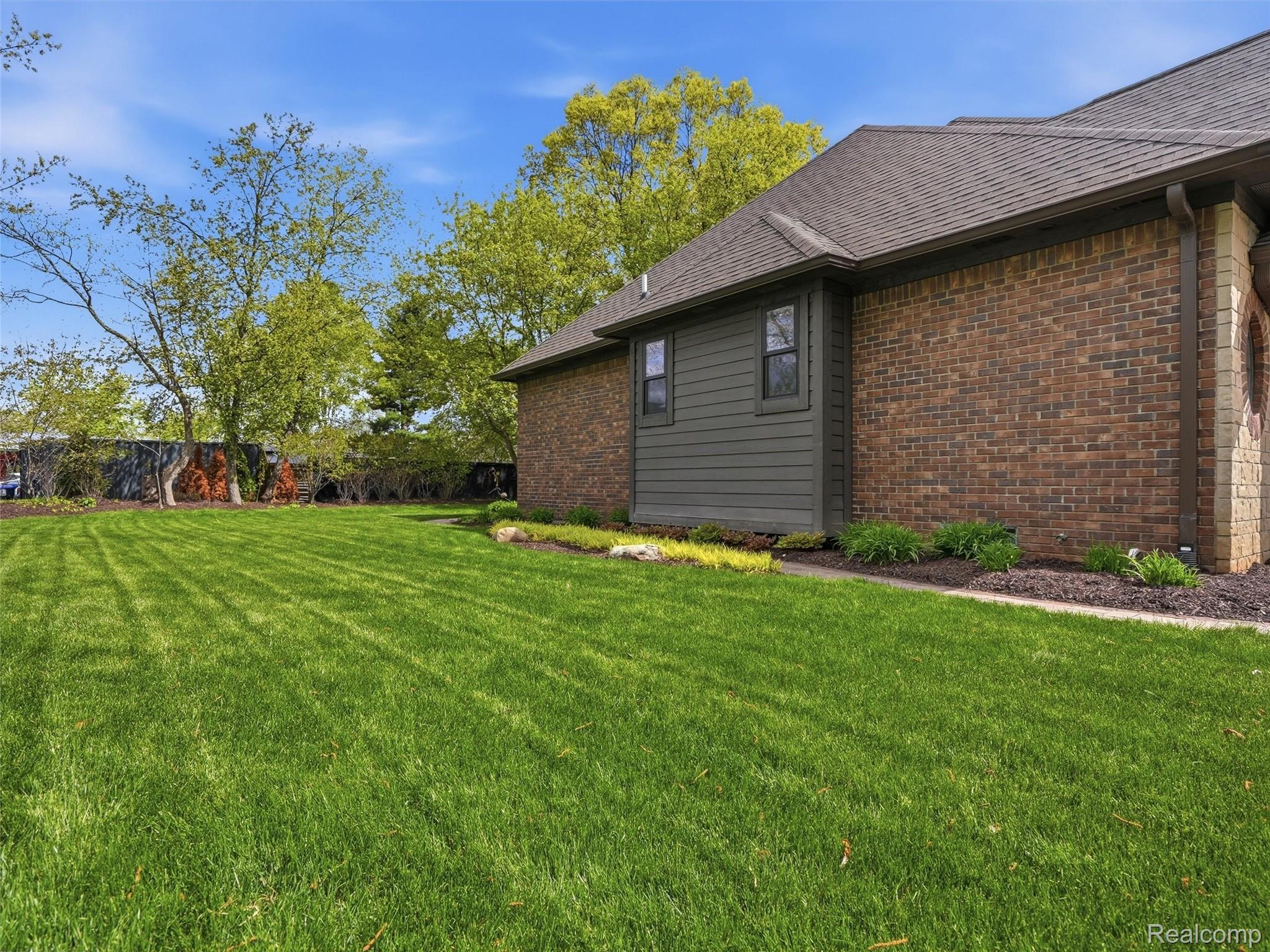3513 Pointe Shore Drive Property Photo 57