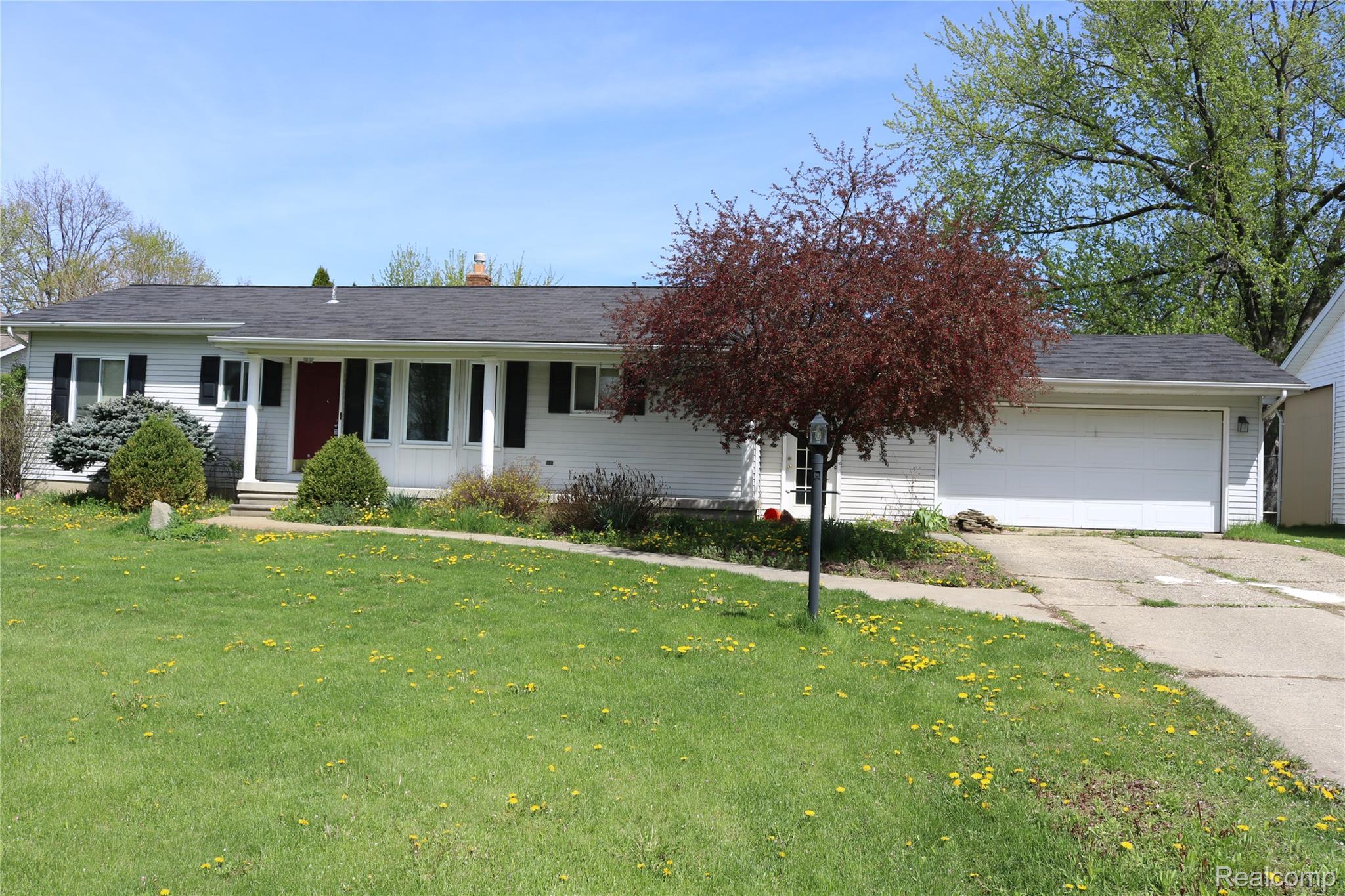 1073 Sarah Street Property Photo 1