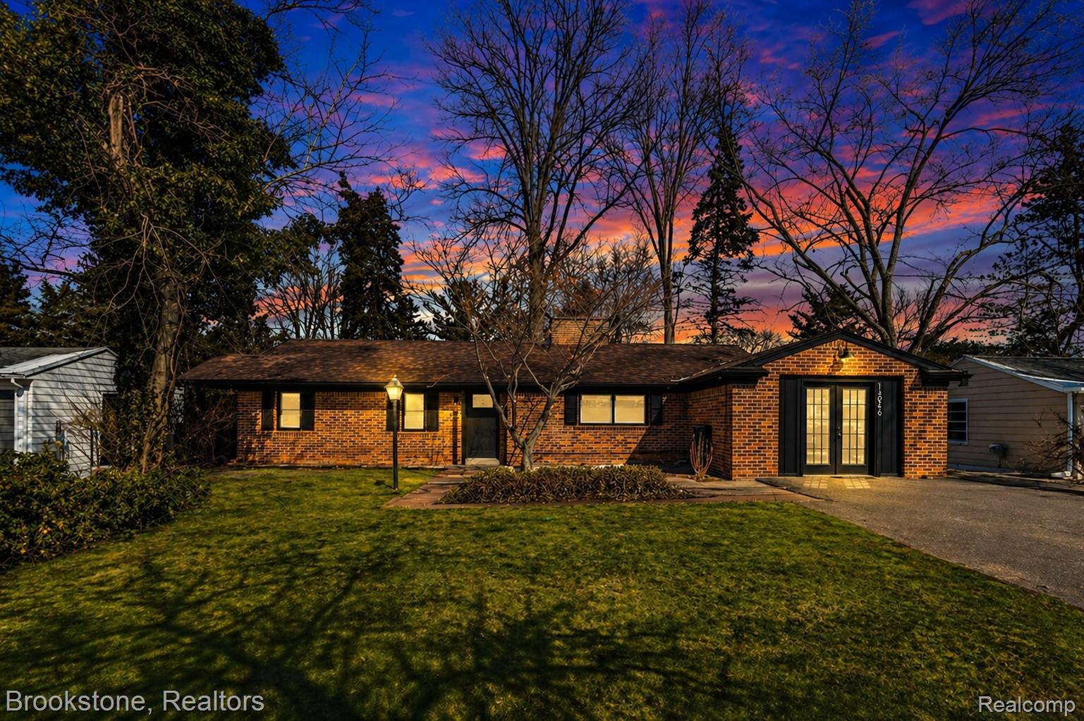 16046 W 13 Mile Road Property Photo 1