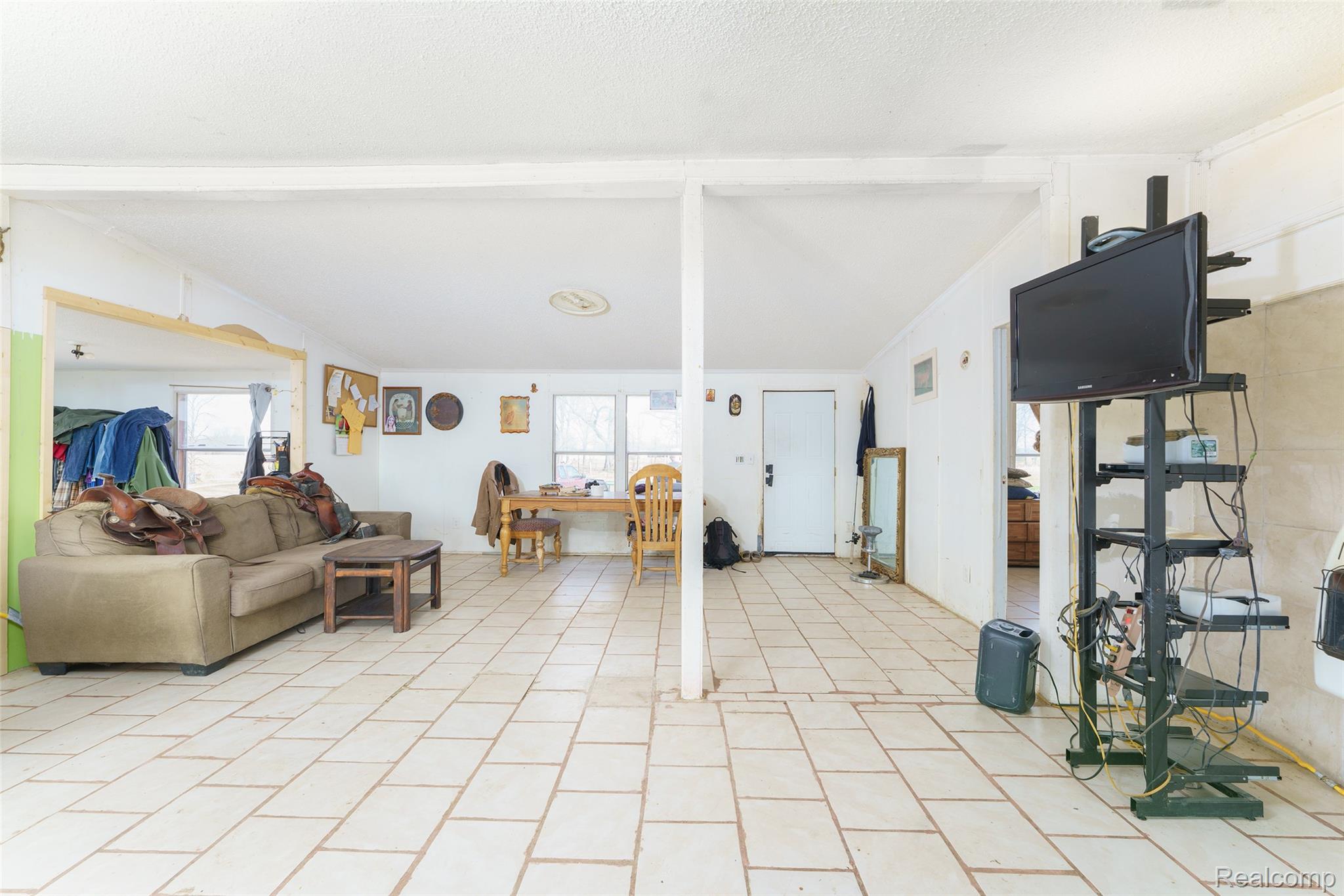 12459 Earl Road Property Photo 9