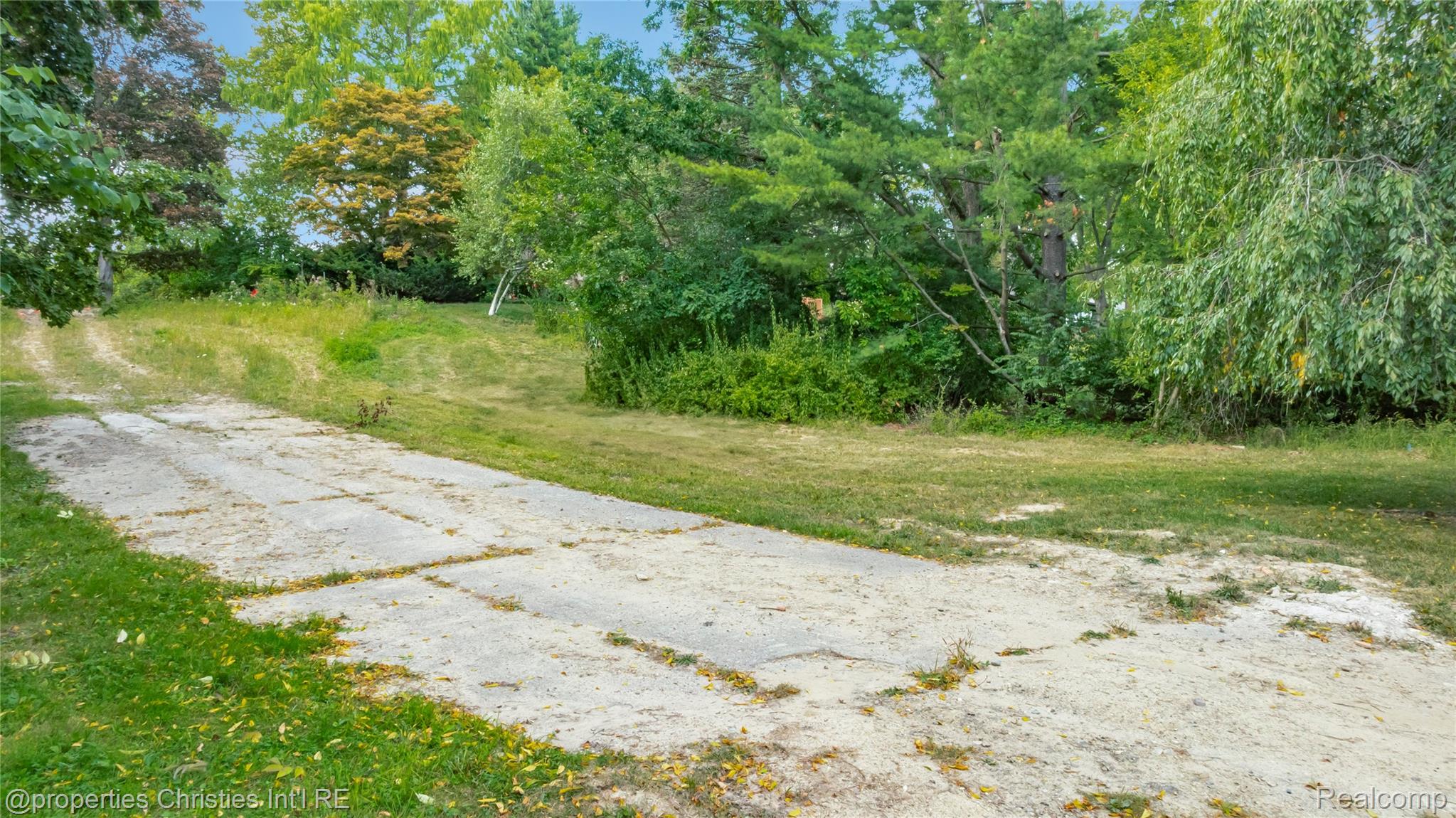 5620 Inkster Road Property Photo 11