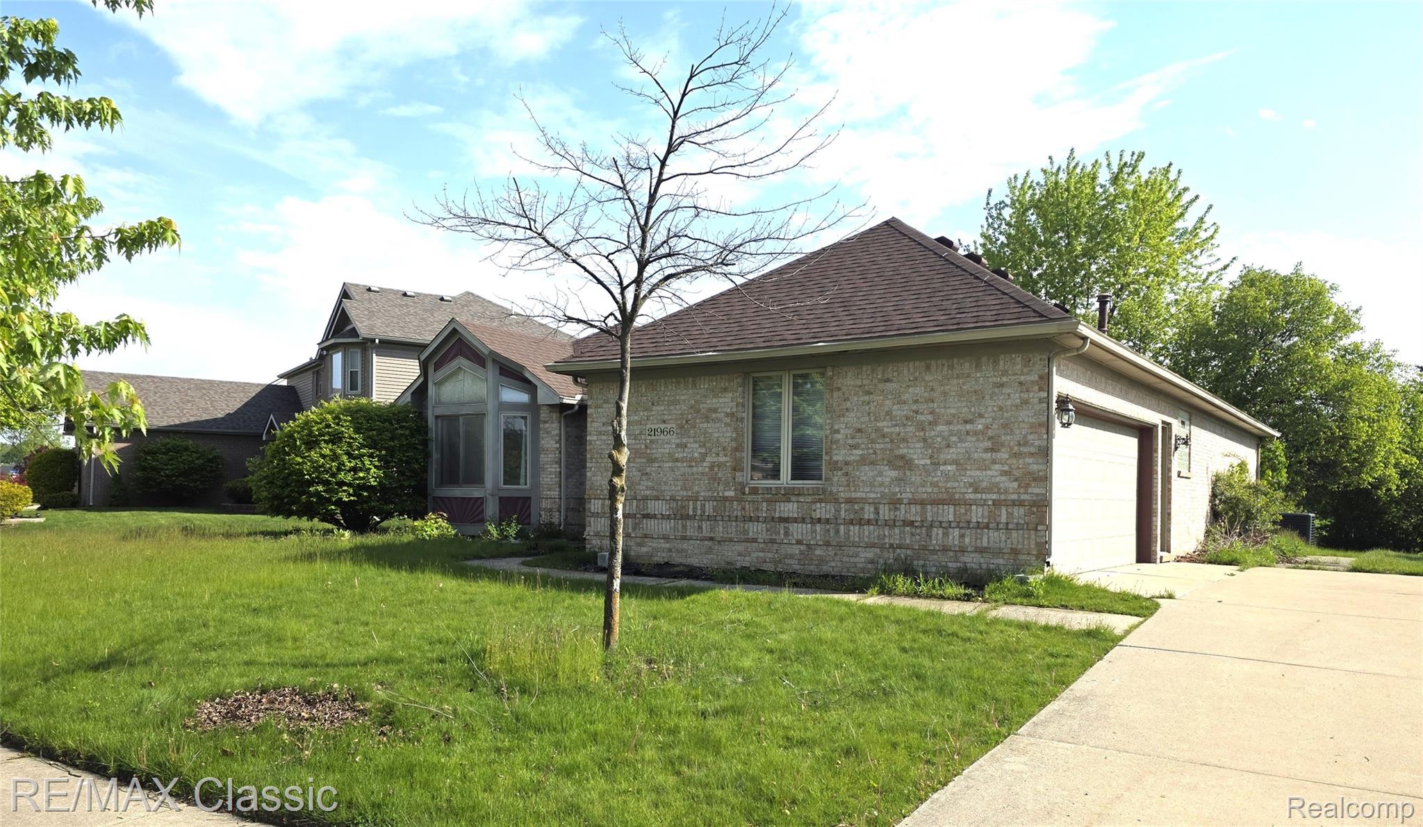 21966 Hunter Circle Property Photo 4