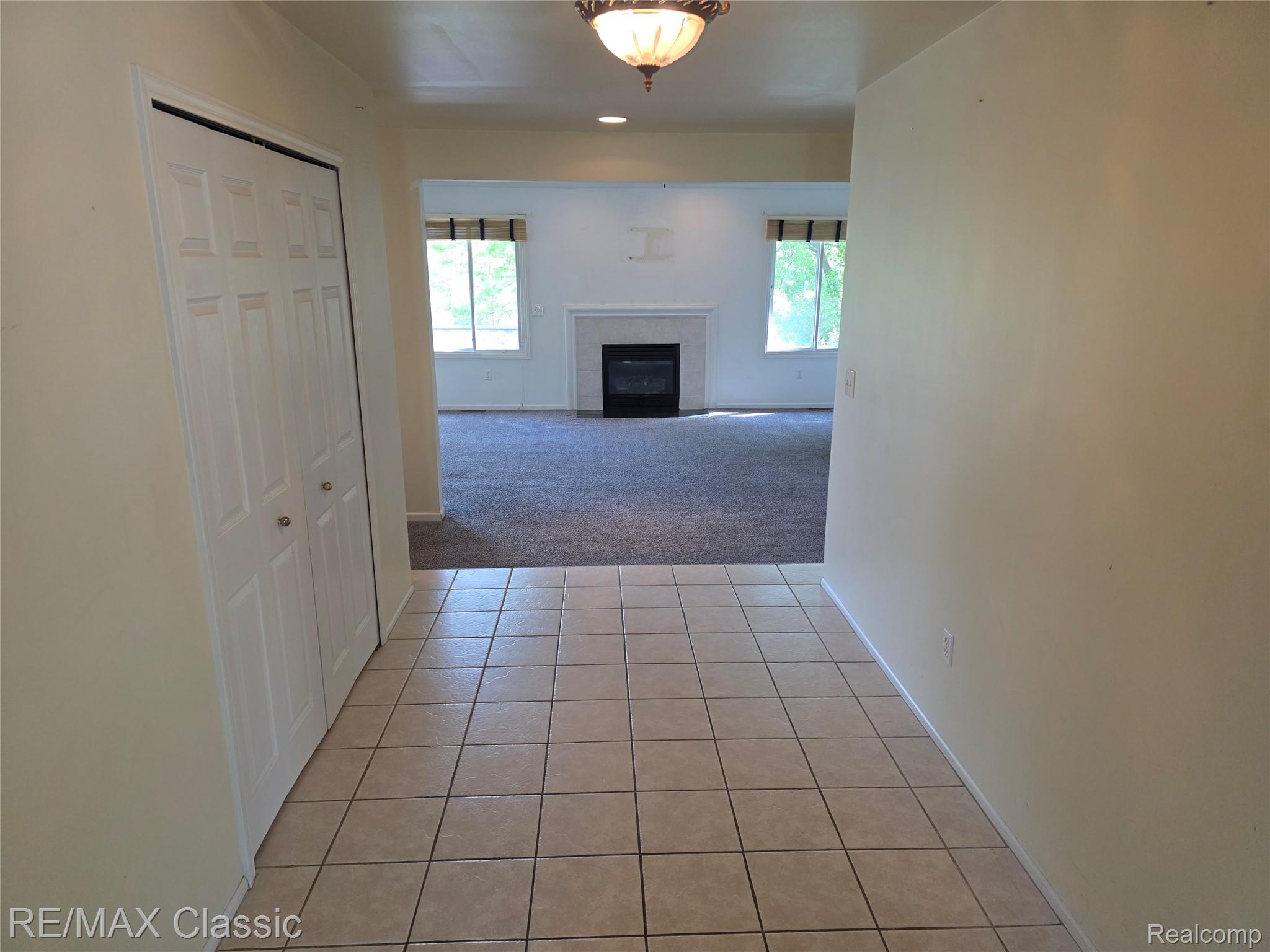 21966 Hunter Circle Property Photo 5