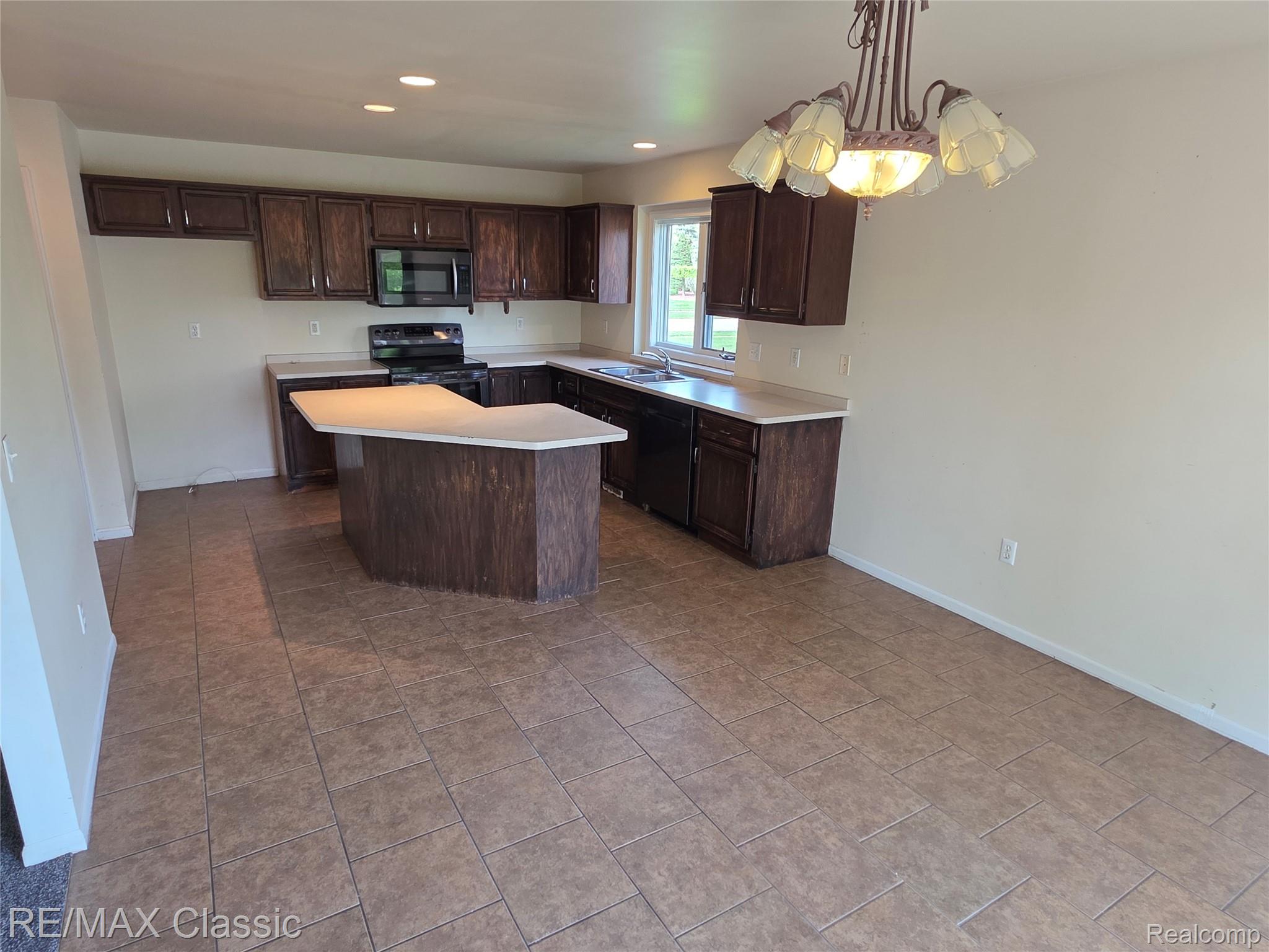 21966 Hunter Circle Property Photo 14