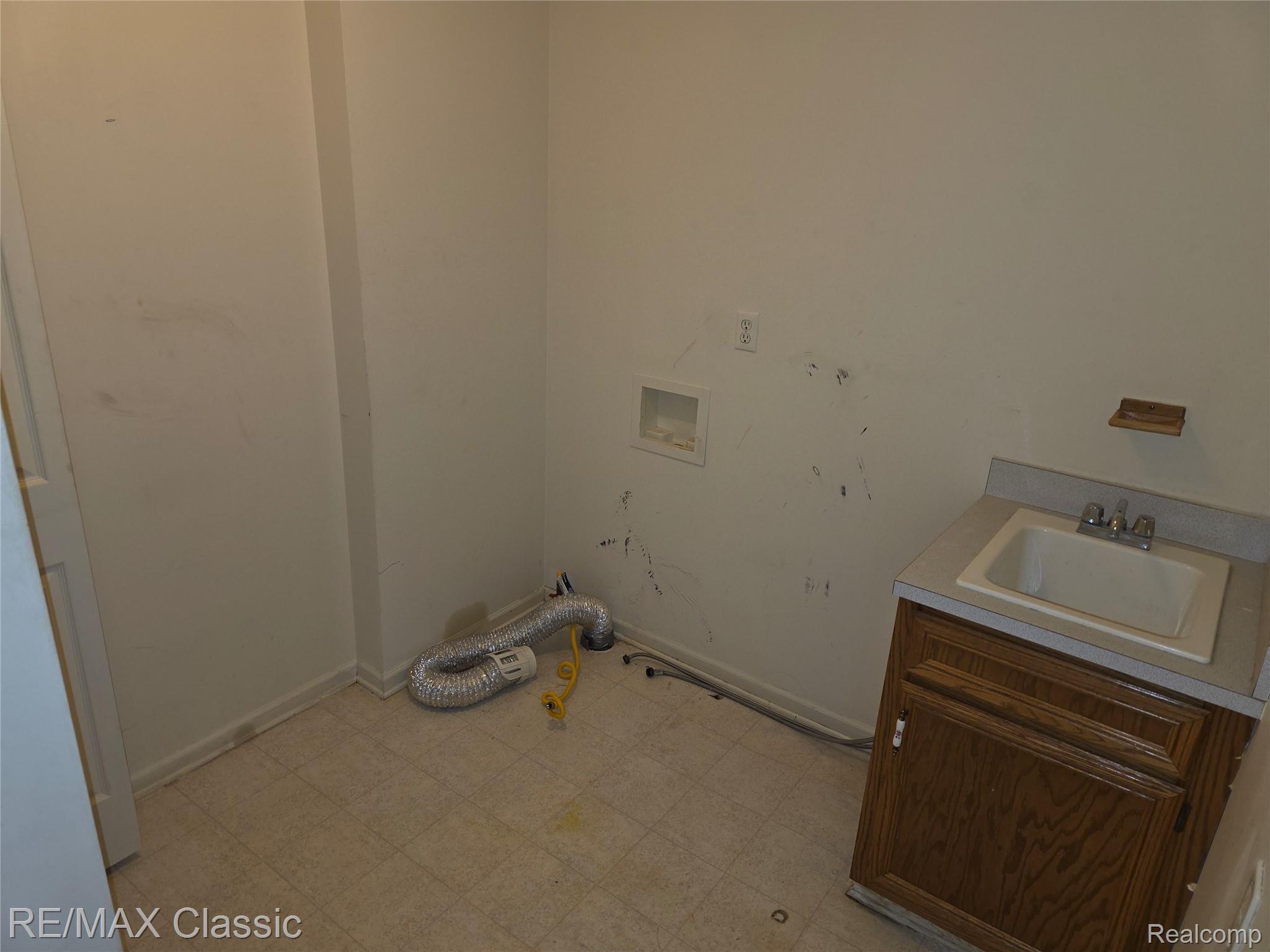21966 Hunter Circle Property Photo 32