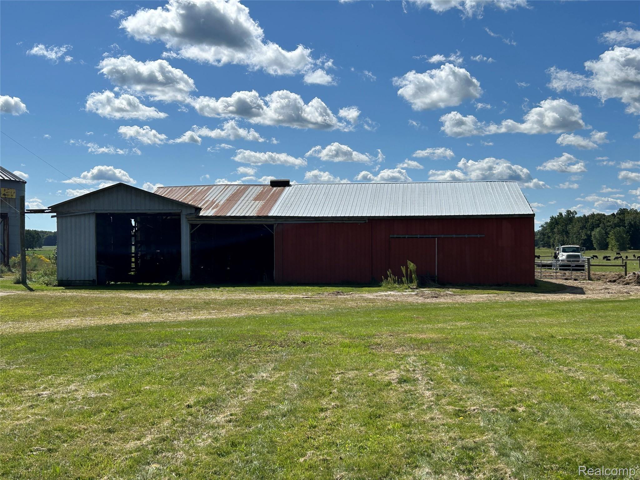 16465 Almont Property Photo 12