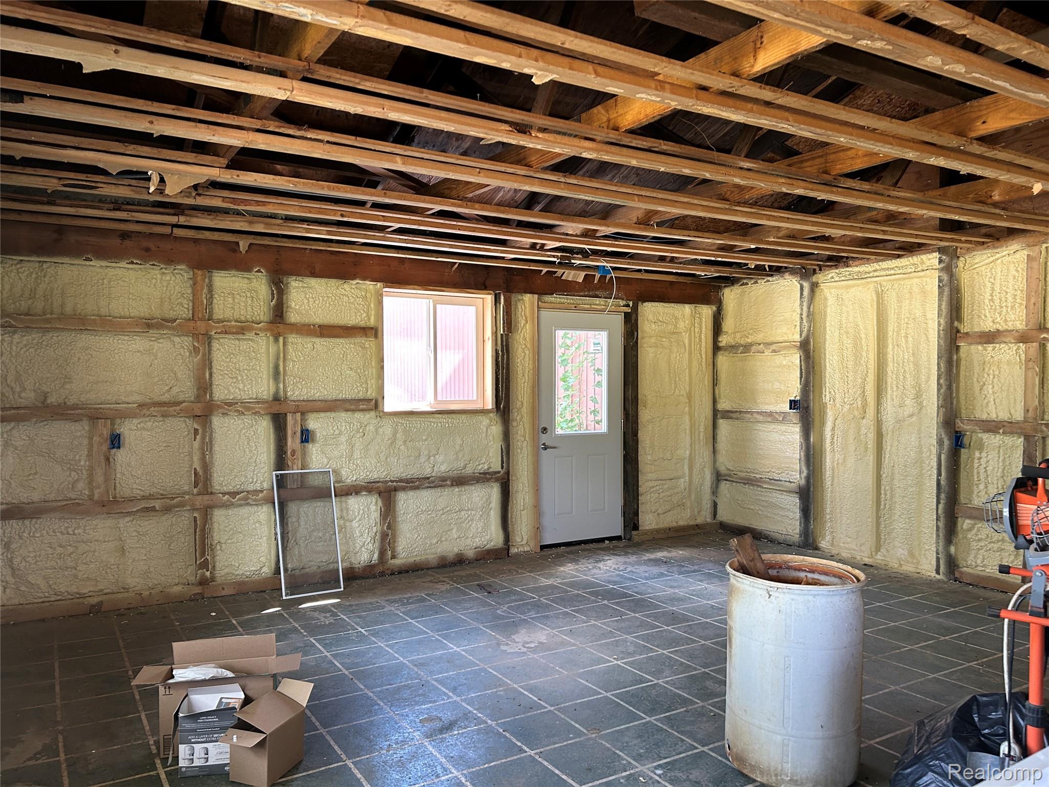16465 Almont Property Photo 18