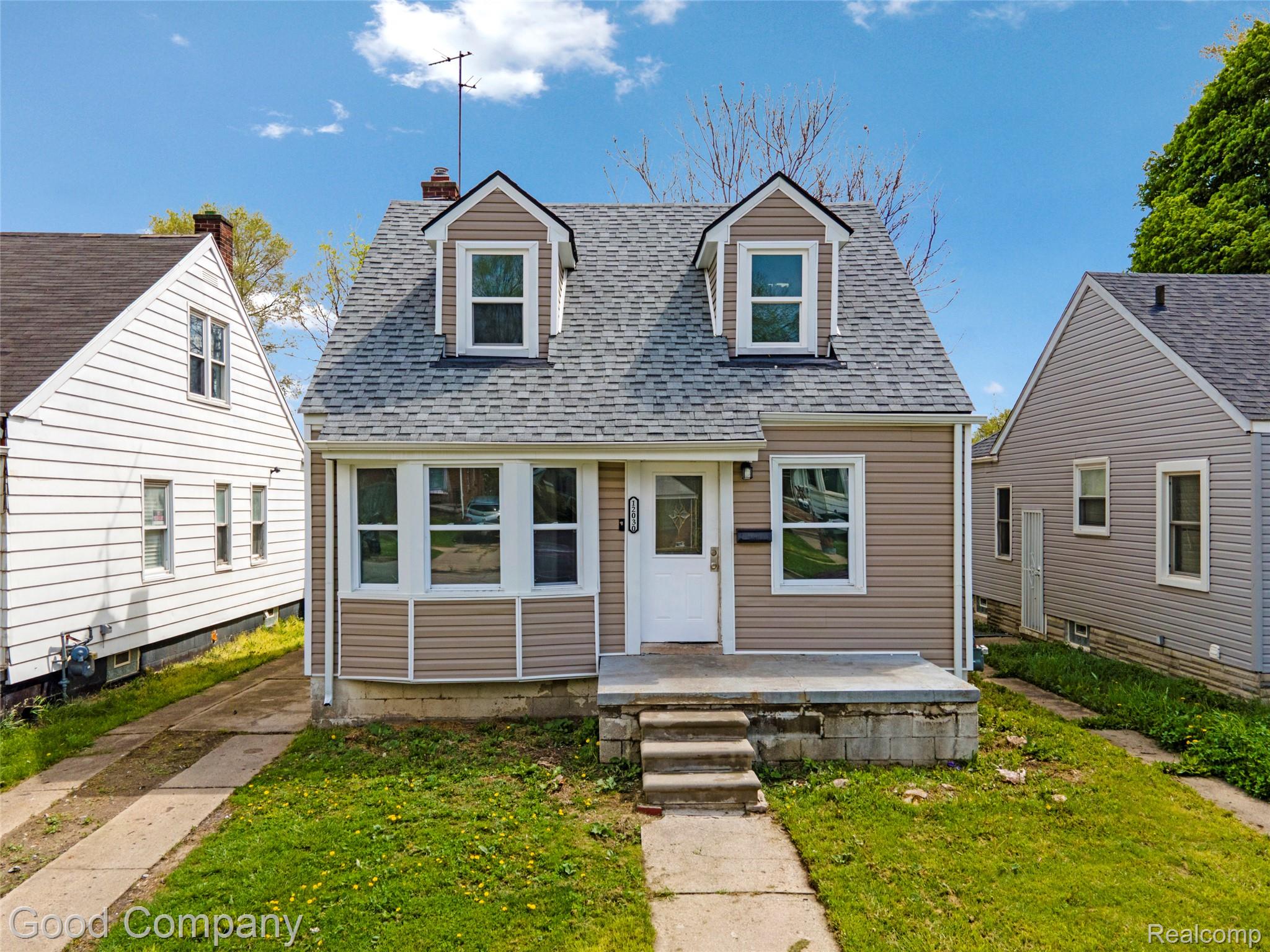 12030 Winthrop Street Property Photo 2