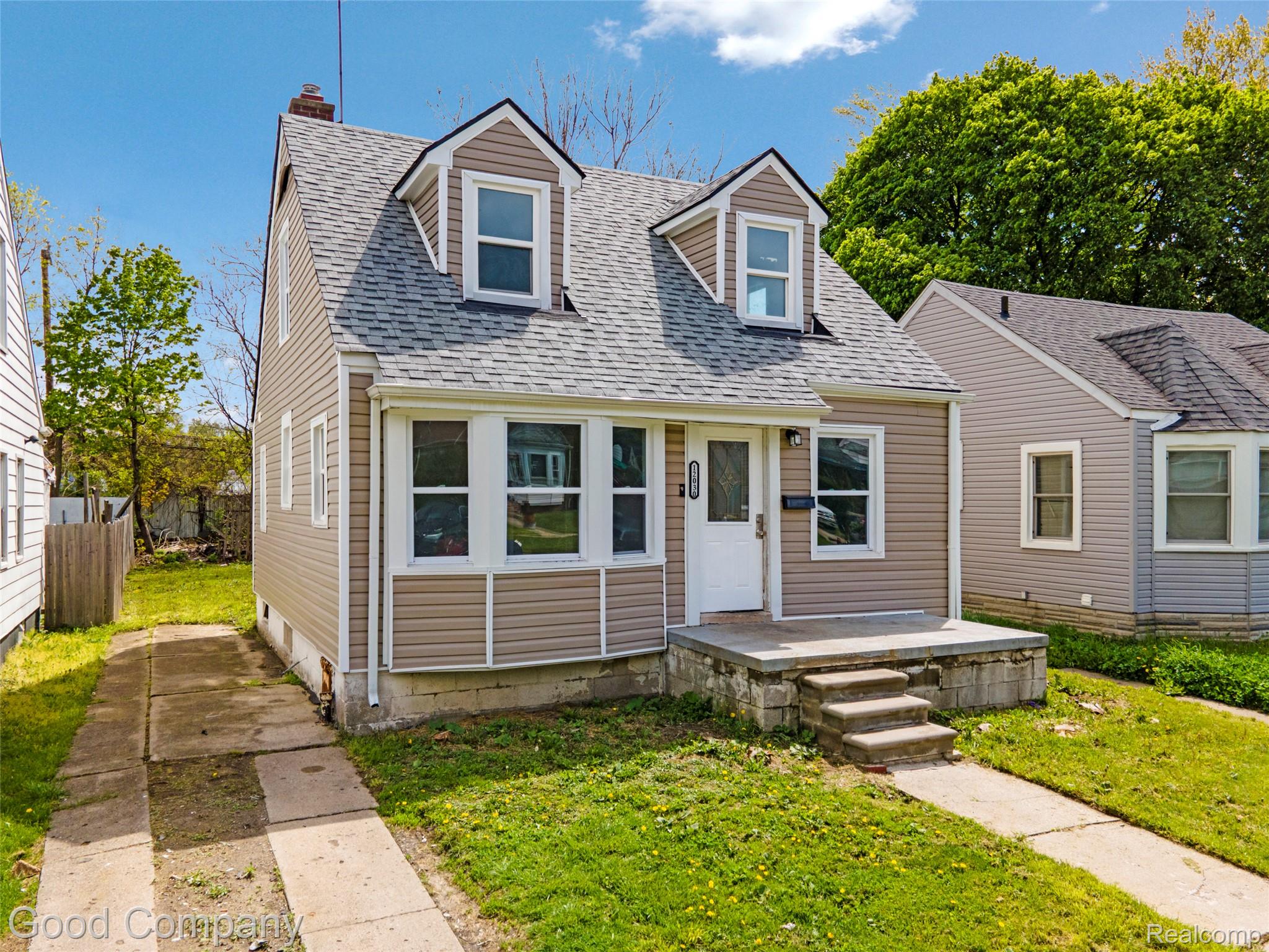 12030 Winthrop Street Property Photo 3