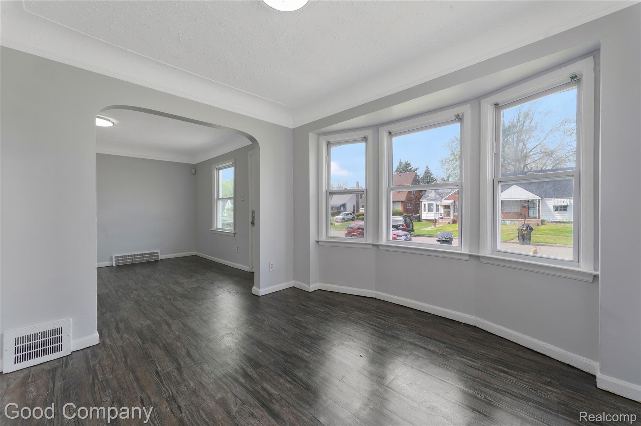 12030 Winthrop Street Property Photo 9