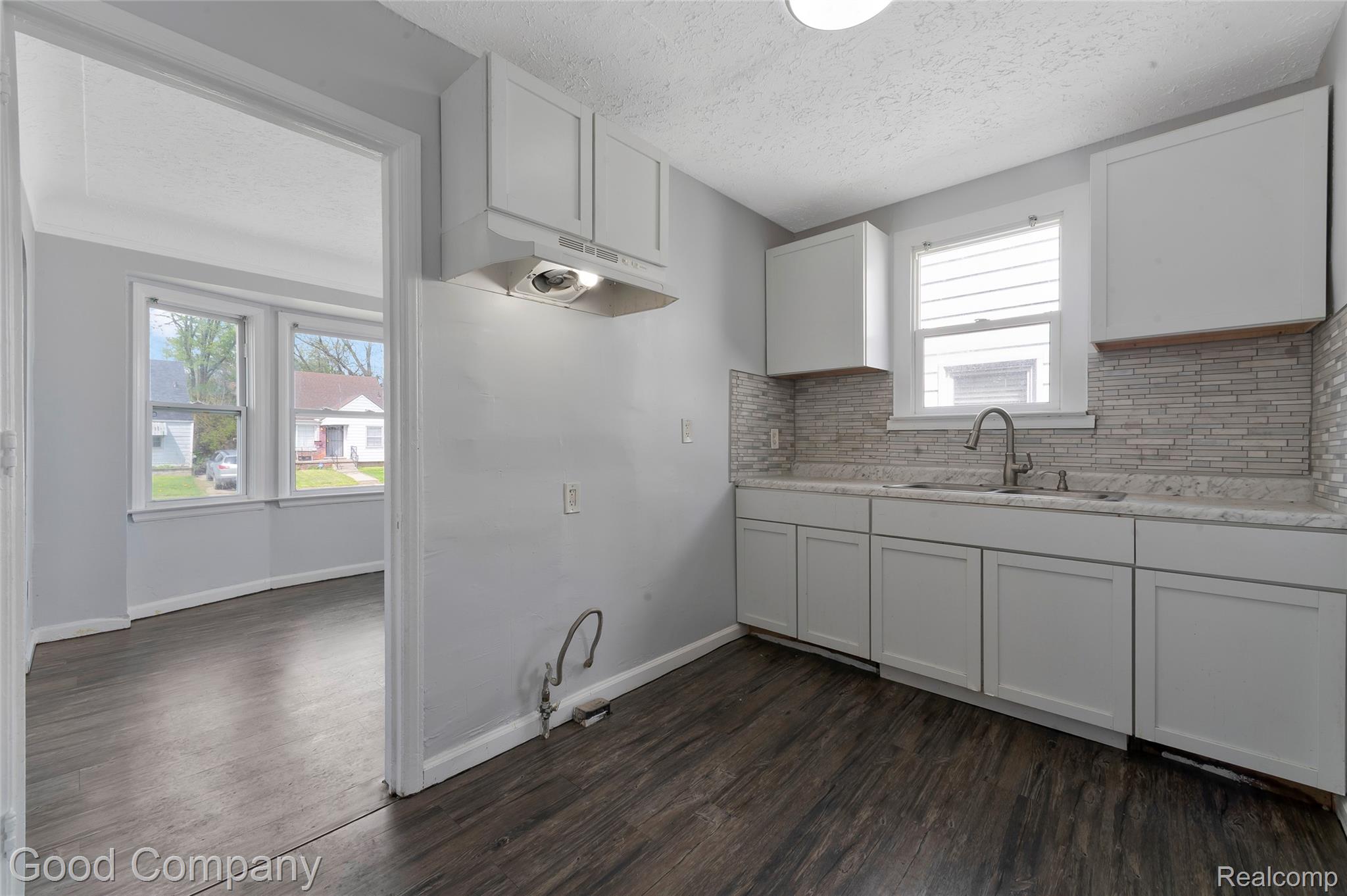 12030 Winthrop Street Property Photo 10