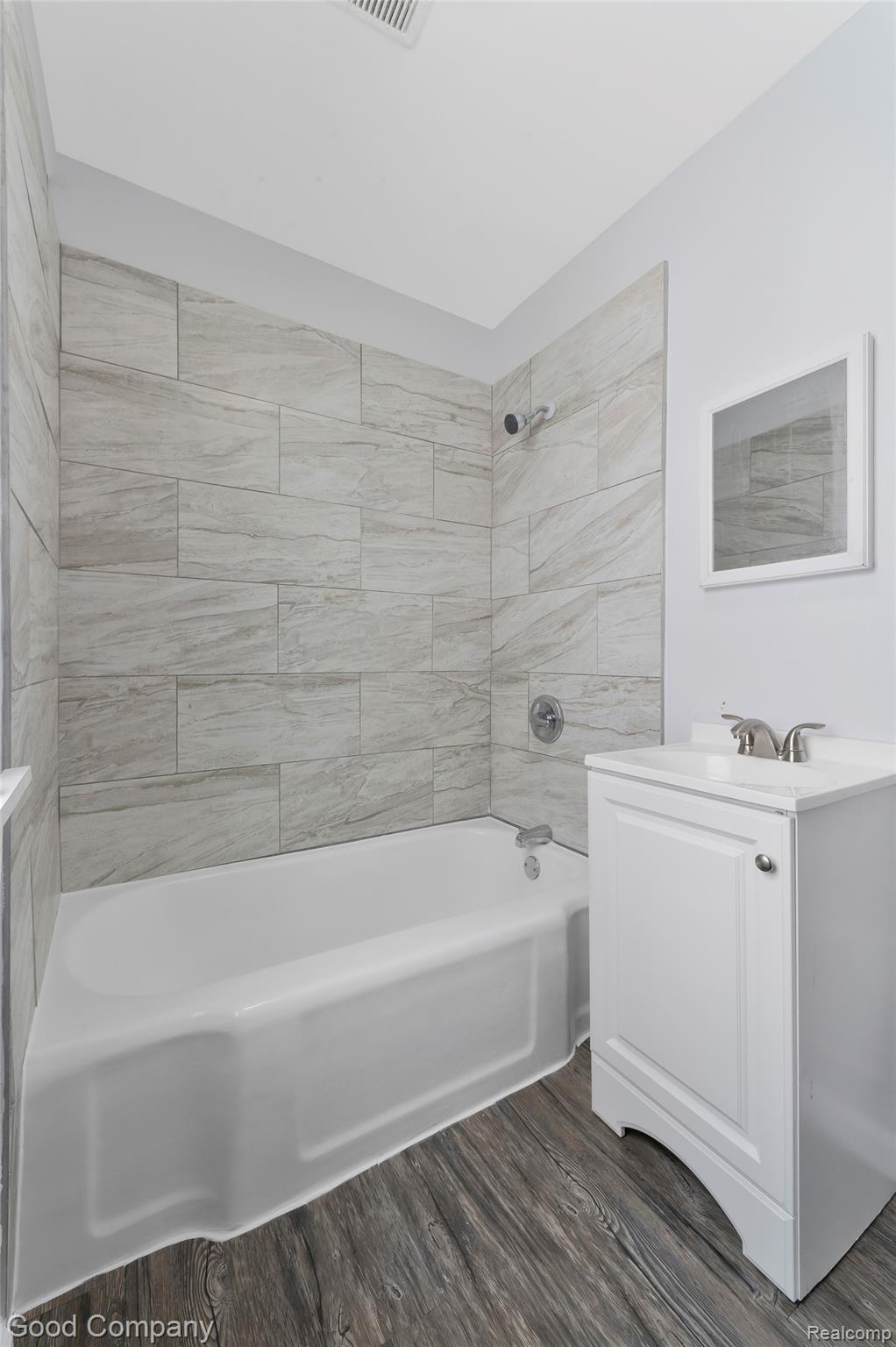 12030 Winthrop Street Property Photo 14