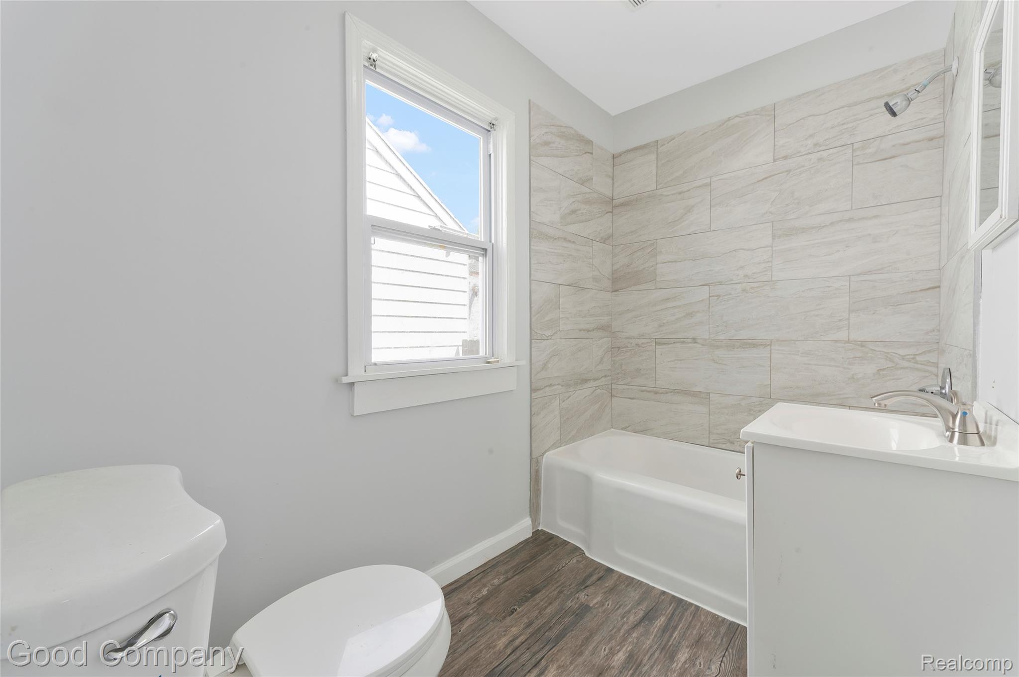 12030 Winthrop Street Property Photo 15
