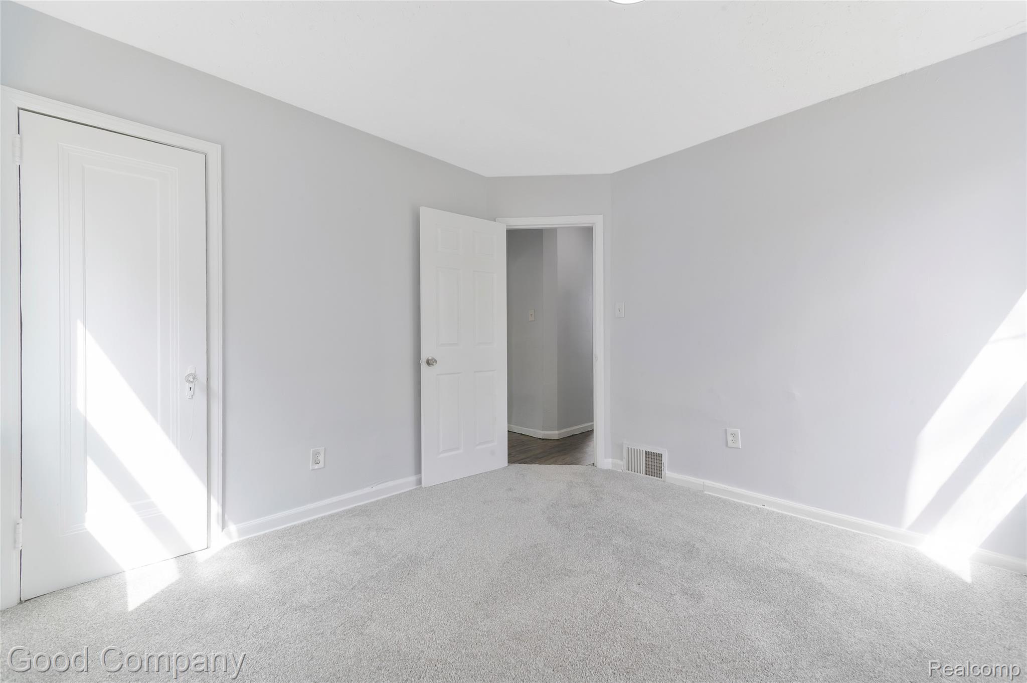 12030 Winthrop Street Property Photo 17